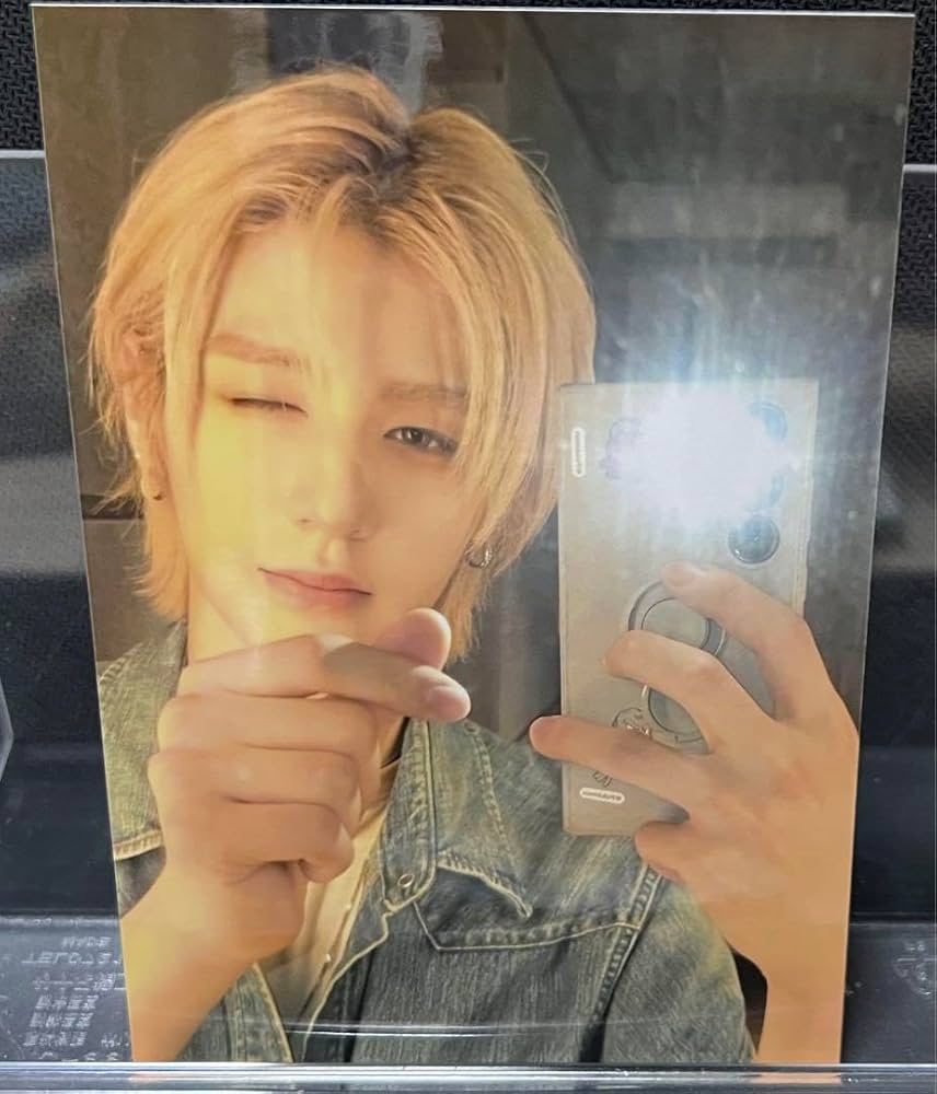 Amazon.co.jp: BOYNEXTDOOR L版 写真 イハン No.05 : おもちゃ