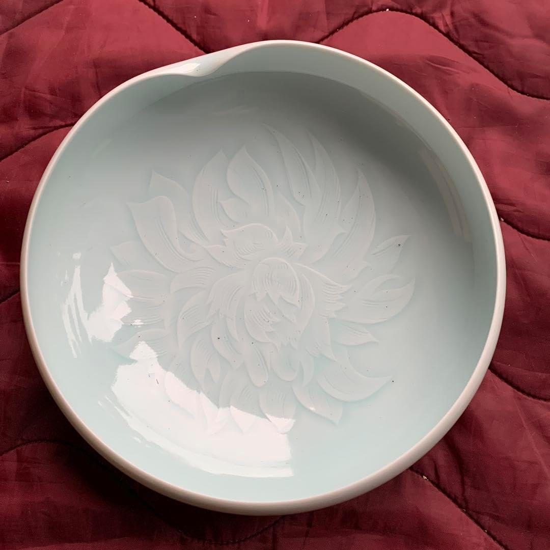 人間国宝 塚本快示 快山窯 青白磁牡丹文鉢 筆洗 水洗 木箱付き 人間国宝 塚本快示 快山窯 青白磁牡丹文鉢 筆洗 水洗 木