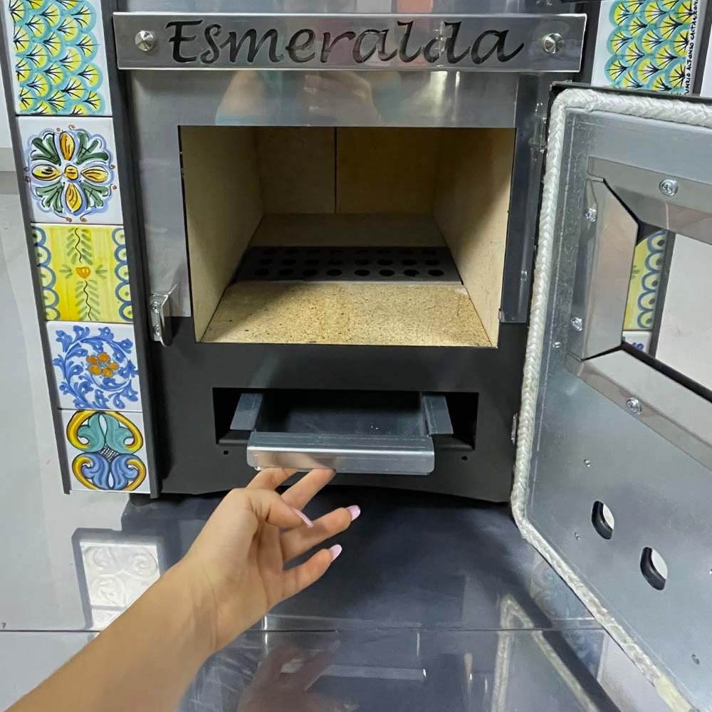Stufa a Legna Con Forno - Esmeralda con Maioliche di Caltagirone - Potenza Riscaldamento 15 Kw, Stufa A Legna Economica In Acciaio Verniciato Antracite, Con Forno In Mattoni Refrattari, Made In Italy