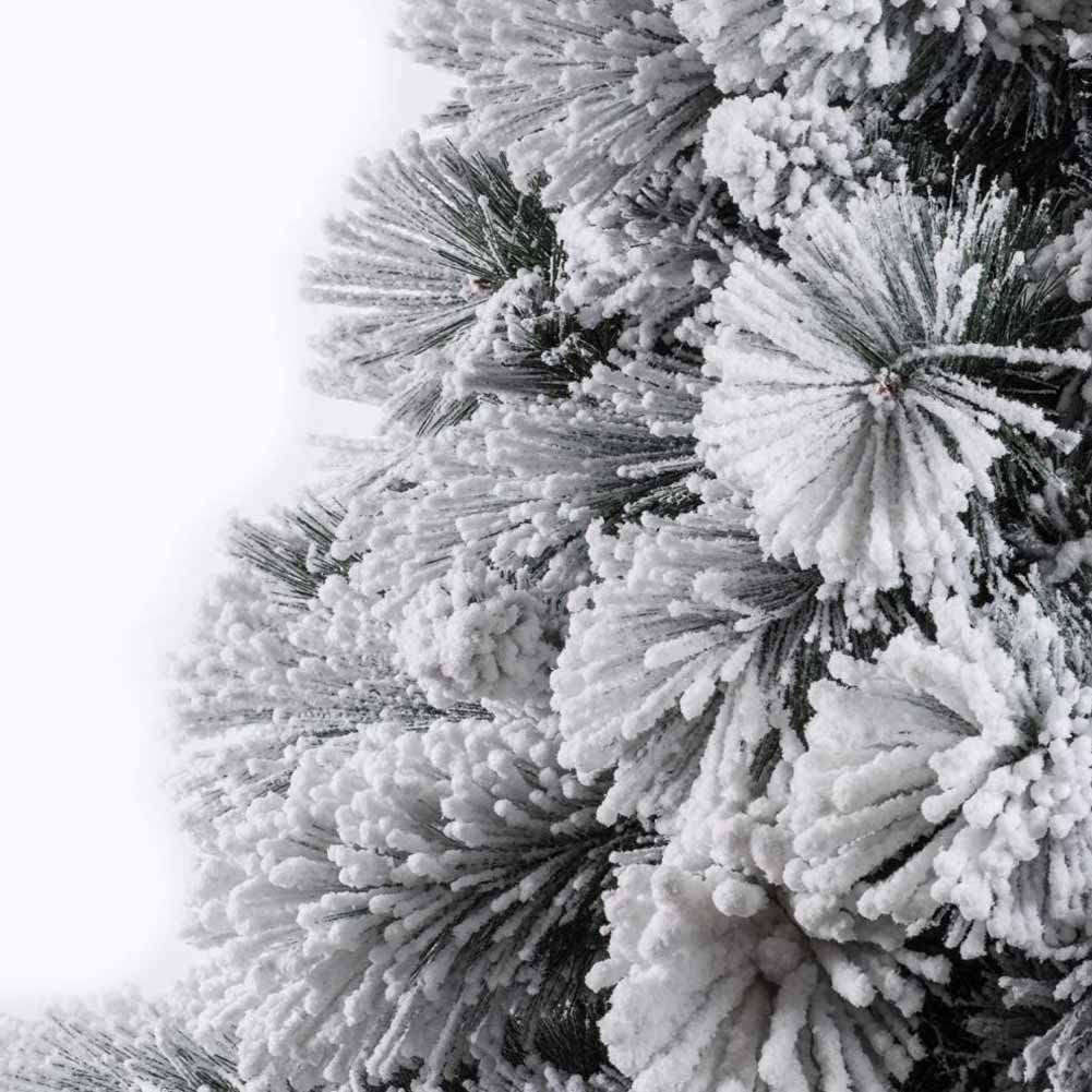 BAKAJI Albero di Natale Super Folto Pino Bianco Innevato con Base a Croce in Metallo Pieghevole di Altissima Qualità, 1417 Rami Punte Montaggio Facile con Rami a Innesto (Bianco Gran Sasso, 210 cm)