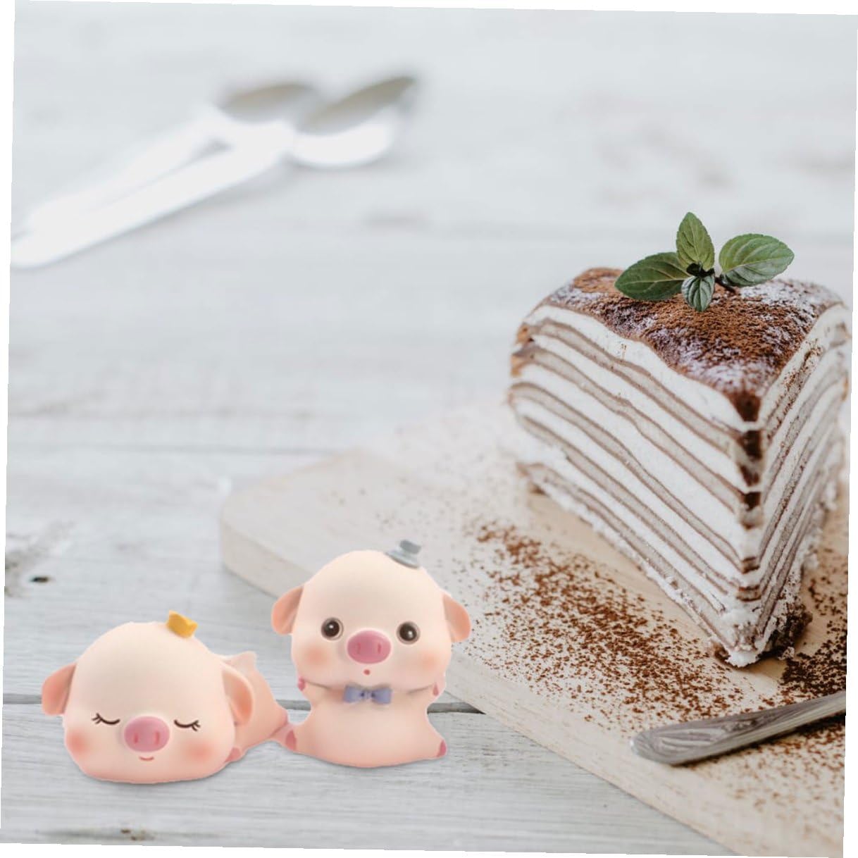 Kisangel 4pcs Resin Pig Cake Decorations Miniature Cartoon Ornaments for Birthday Party Cake and Car Interior Cute Figurines for Fairy Garden Home Desk Display