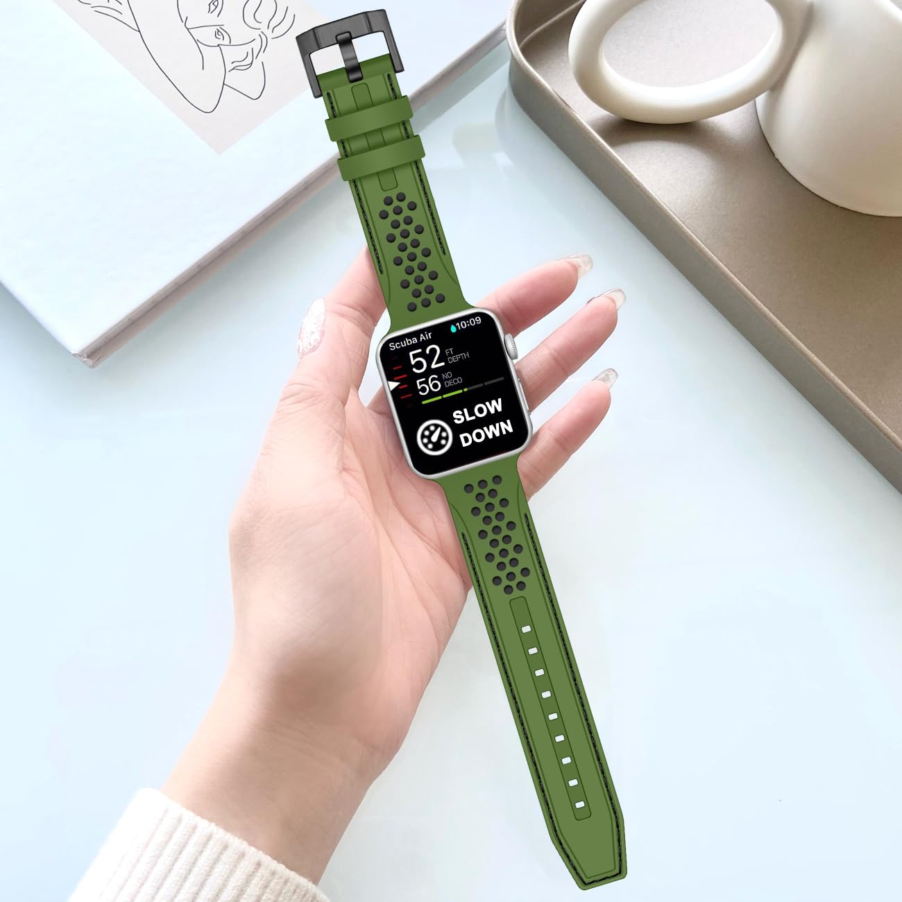 Bracelets de sport compatibles avec Apple Watch 42 mm, 44 mm, 45 mm, 49 mm, bracelet en caoutchouc de silicone imperméable compatible avec iWatch Series 10 9 Ultra 8 7 6 5 4 3 2 1 SE pour homme