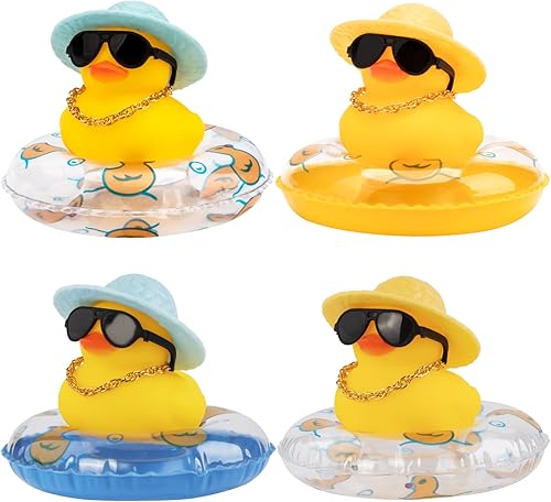 wonuu Car Duck - 4 adornos de pato de goma para automóvil, decoración de tablero de automóvil con mini sombrero, anillo de natación, collar, lentes
