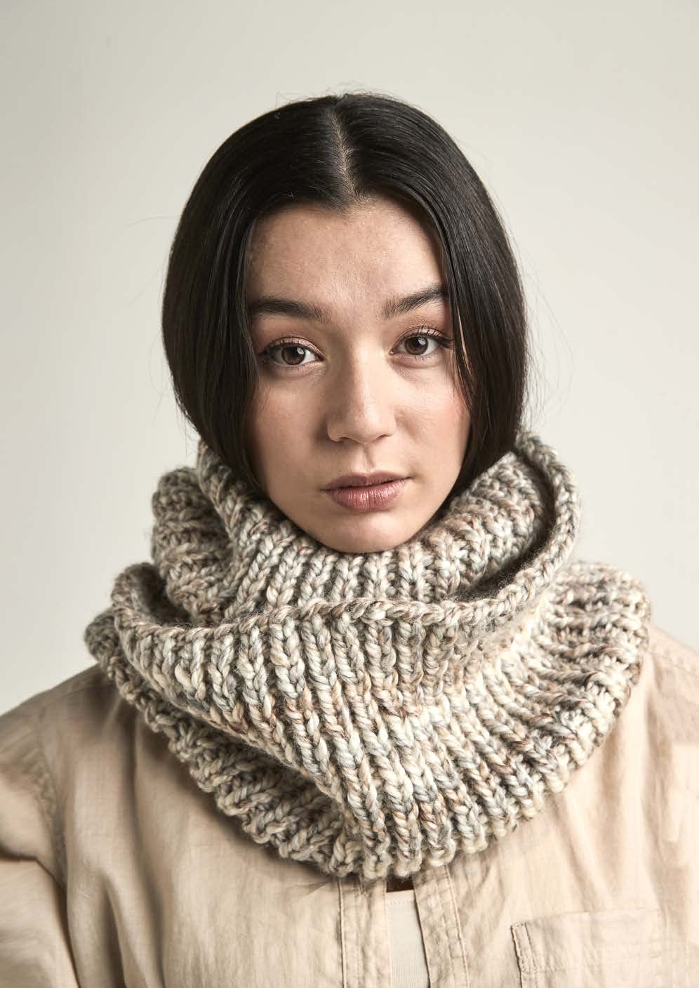 Wendy Multi Super Chunky Knitting Pattern 6174 Hats, Cowl And Mittens