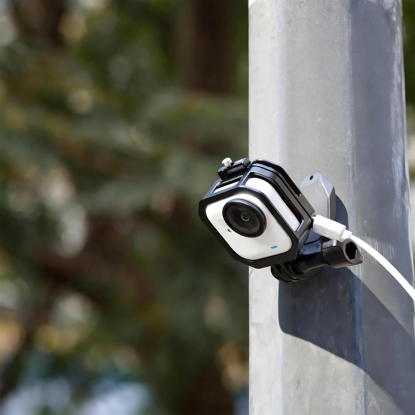 Aluminum Cage Compatible with Insta360 Go Ultra – Multi-Function Mount with Heat Dissipation, Charging Port & 1/4" Thread for Horizontal & Vertical Shooting (Magnetic Neck Charge Cool)