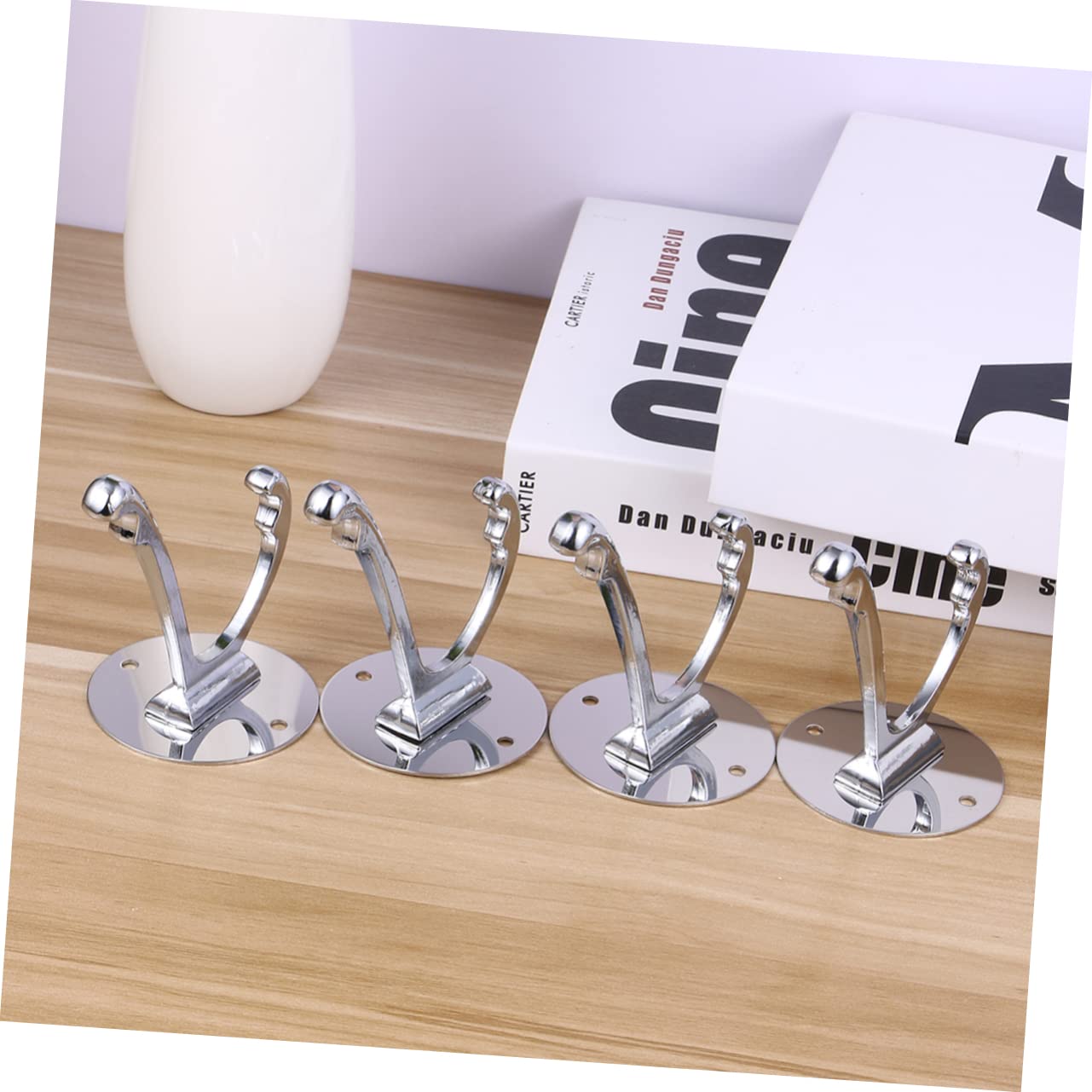 VASDEV 4pcs Stick on Hooks Perchas para Toallas Ganchos para Toallas de baño Montado en la Pared Perchero Ganchos montados en la Pared Percha de Metal Percha de Pared Ganchos de Metal GAN