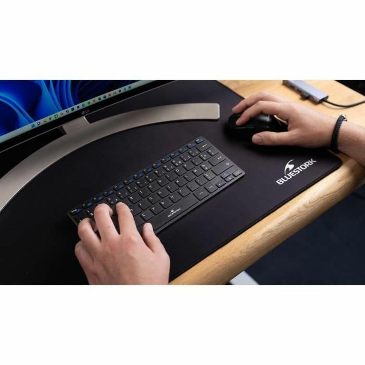 BlueElement - Grapheme draadloos toetsenbord en muis pakket – draadloos met slimme dongle – stille klikken – ultradun design – ergonomisch – oplaadbaar – AZERTY FR (zwart