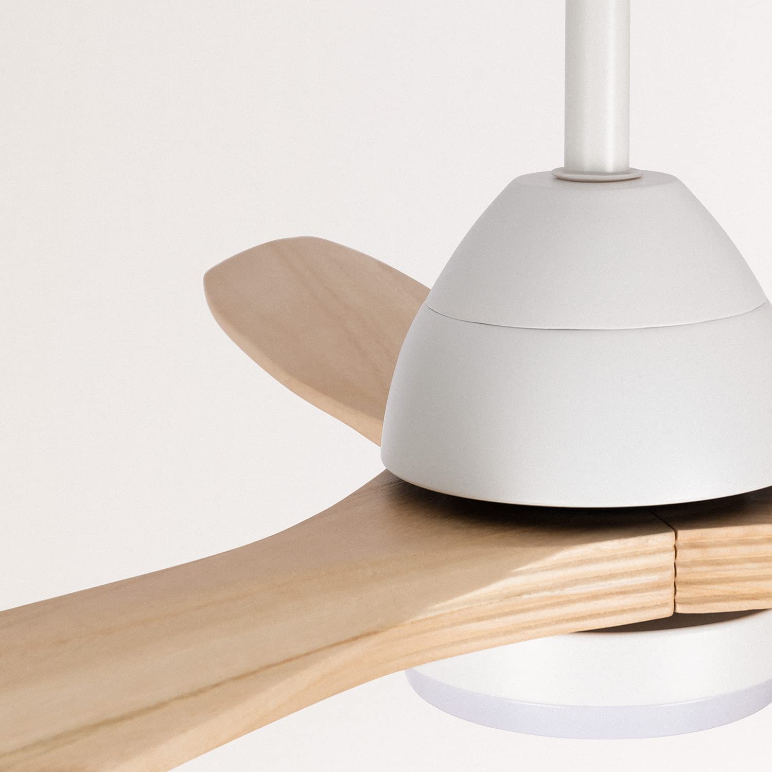 CREATE / WINDCUP/Ventilateur de plafond avec lumière et télécommande, blanc lames bois naturel / 40W, Silencieux, Ø132 cm, 6 vitesses, minuterie, été-hiver, double hauteur, moteur DC