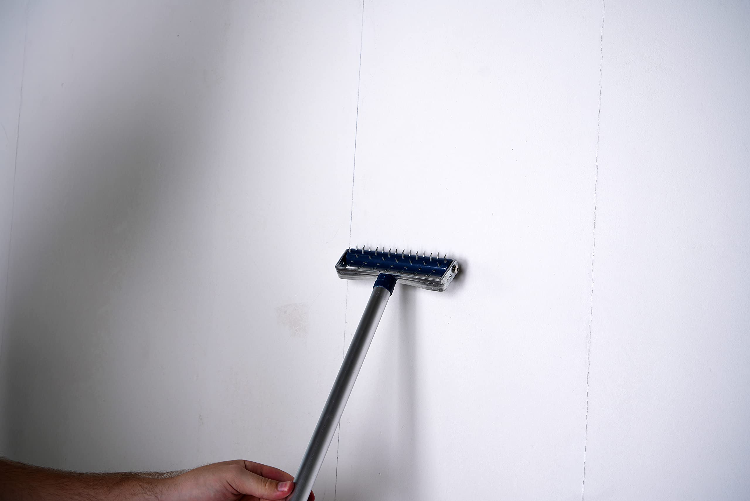 A.S. Création Rouleau hérisson Rouleau à médiators Rouleau à ongles pour percer du papier peint, extensible, réglable en hauteur, bleu, argent, 909012