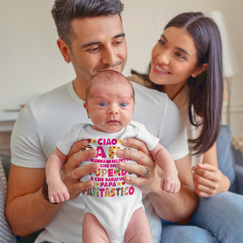 Corredino Neonato maschio e femmina idea regalo primo compleanno Papà e Mamma - Body neonato Cotone Maniche Corte, bavetta e cappello con frase dedica in Azzurro e Rosa