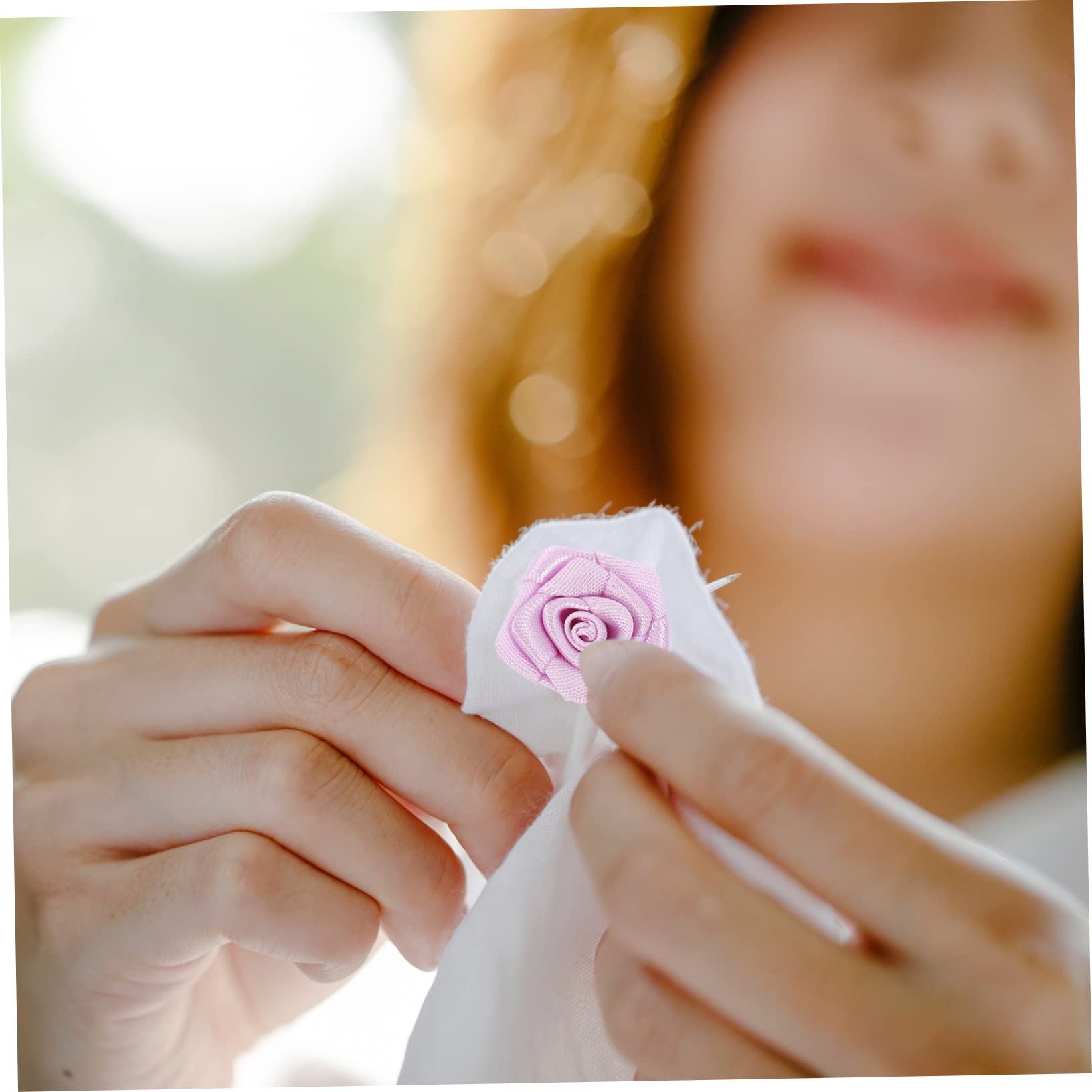 500stücke Künstliche Rosenblüten Aus Polyester Für -projekte Brautstrauß-Dekoration Praktische Kleidung Blumen Für Hochzeiten Und Partys Vielseitige Bastelblumen