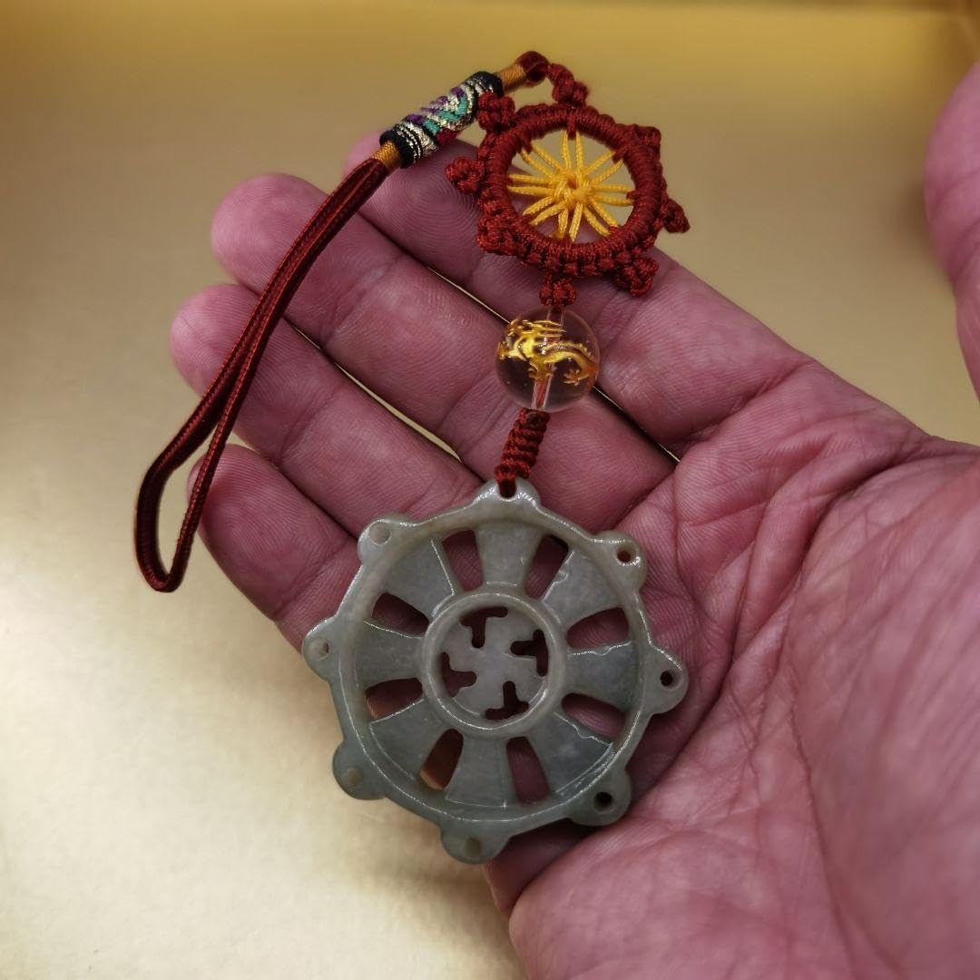 ビルマ翡翠彫刻「法輪」手編み吉祥結魔よけお守り(整理番号:AY162) ビルマ翡翠彫刻「法輪」手編み吉祥結魔よけお守り(整理番号:AY162