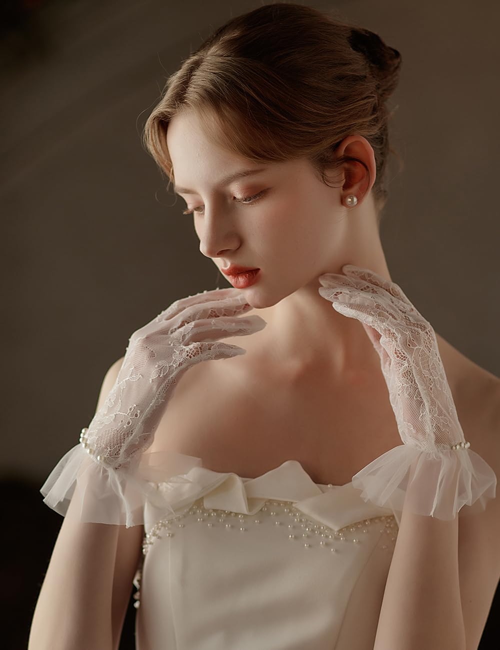 Short Lace Mesh Gloves Tulle Border with Pearls Wedding Opera Tea Party Gloves for Women Formal