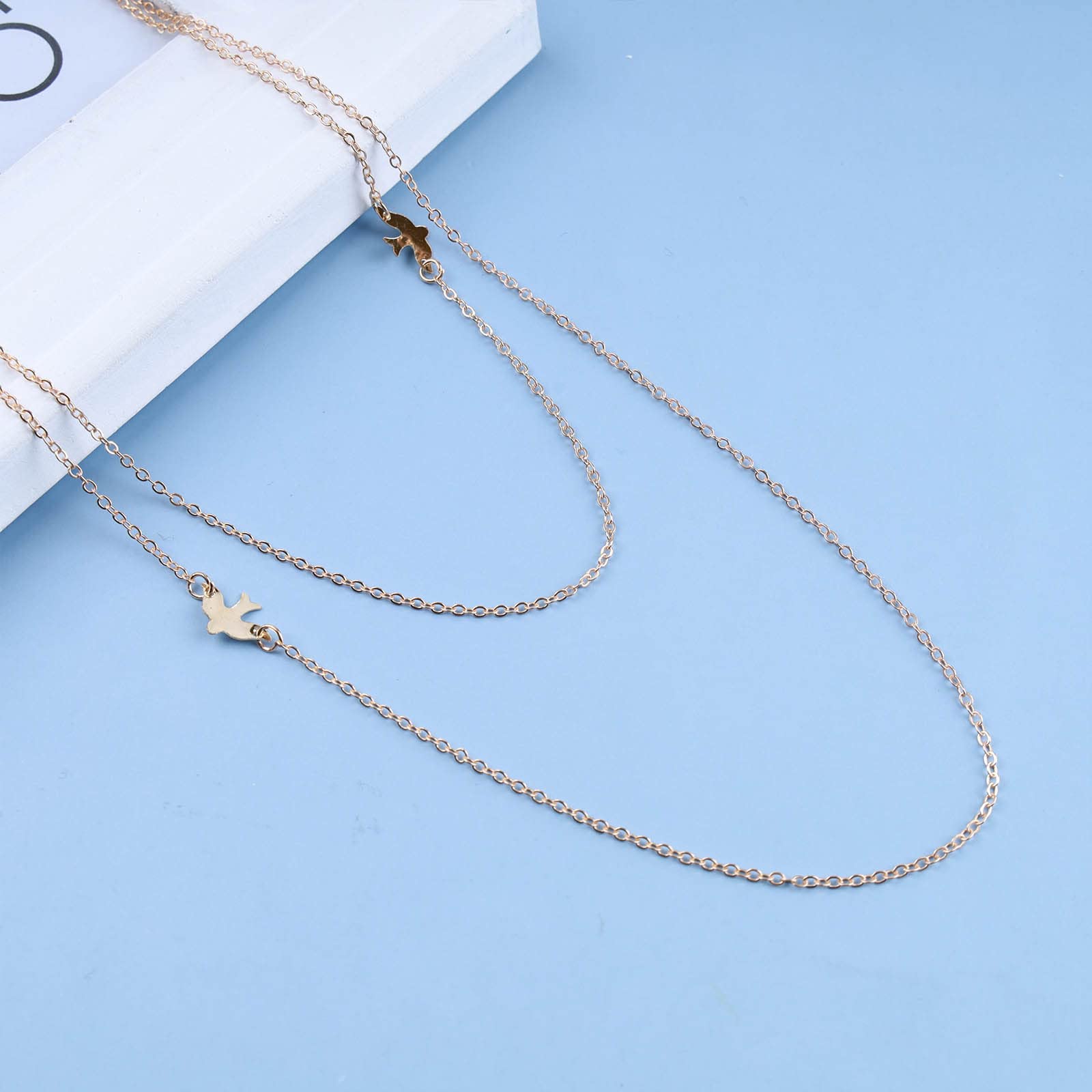 Dervivea Collana girocollo bohémien con colomba della pace e clavicola, collana girocollo minimalista in oro con ciondolo a forma di colomba e uccello, gioiello per donne e ragazze, Metallo Perla