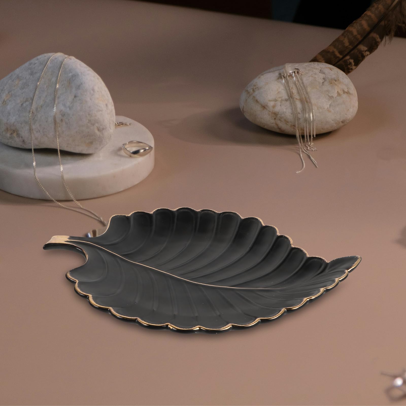 Vassoio in Ceramica a Forma di Foglia Nero Elegante per Arredamento, Piatto Decorativo Multifunzionale Facile da Pulire per Oggetti la Casa e Gioielli