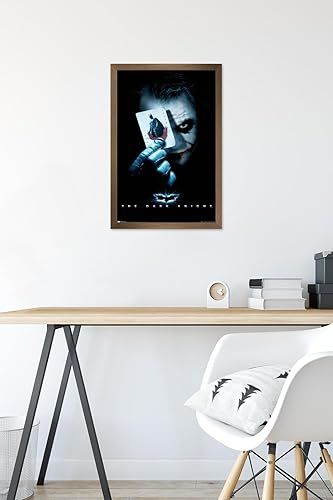 Miniatura 90 de Trends International Póster de pared de la película de DC Comics, The Dark Knight, The Joker with Batman, 22.375 x 34 pulgadas, versión enmarcada