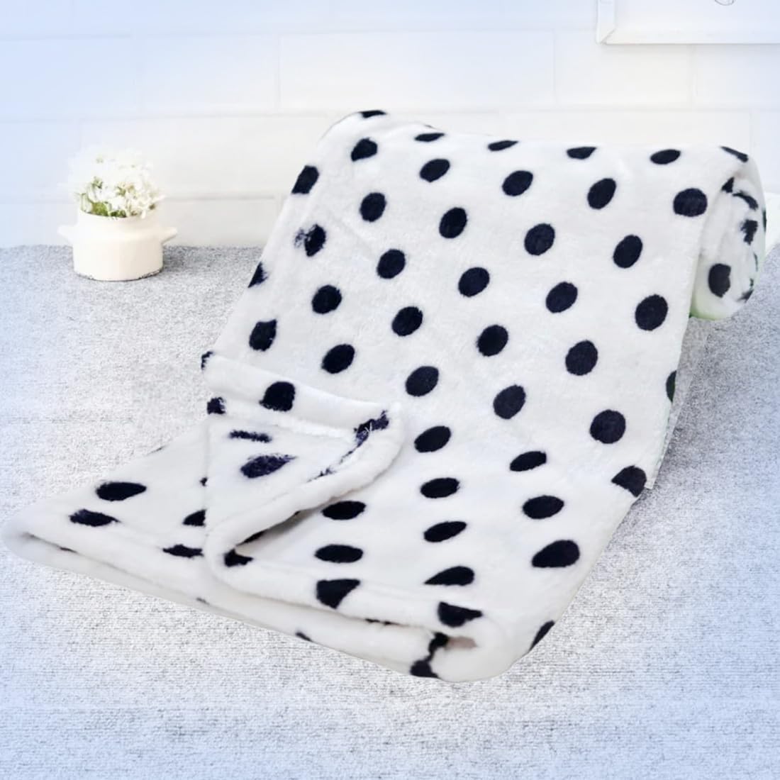 Bumtum Super Soft New Born Baby Polka Dot Blanket | Wrapper Sheet for Baby Boys & Baby Girls | Lightweight | Super Comfortable (100cm x 75cm, White)