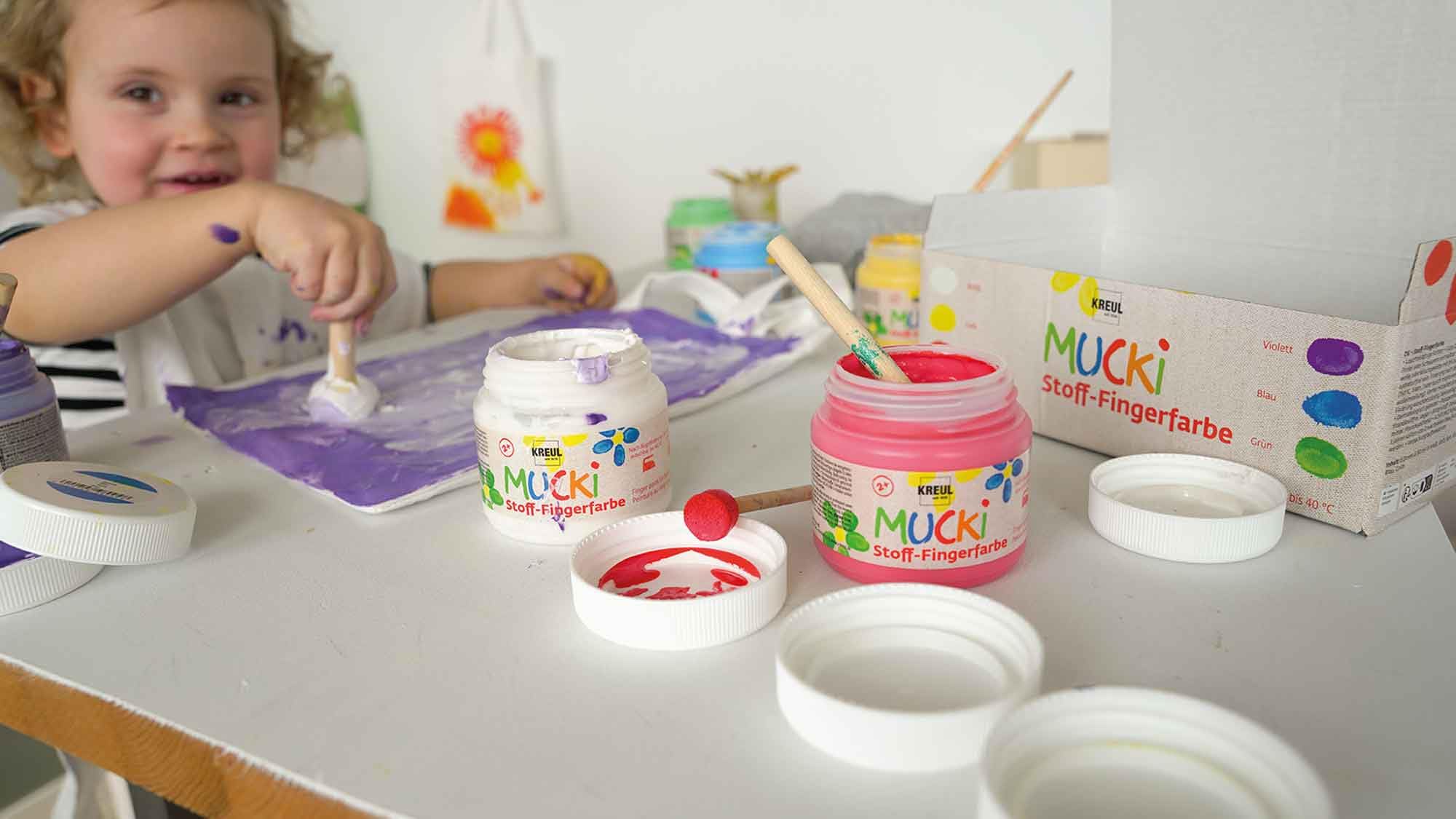KREUL 28420 - Mucki Pintura de Dedos para Tela, 6 x 150 ml blanco, amarillo, rojo, verde, azul, violeta, colores brillantes a base de agua para niños desde 2 años (Paquete de 2)