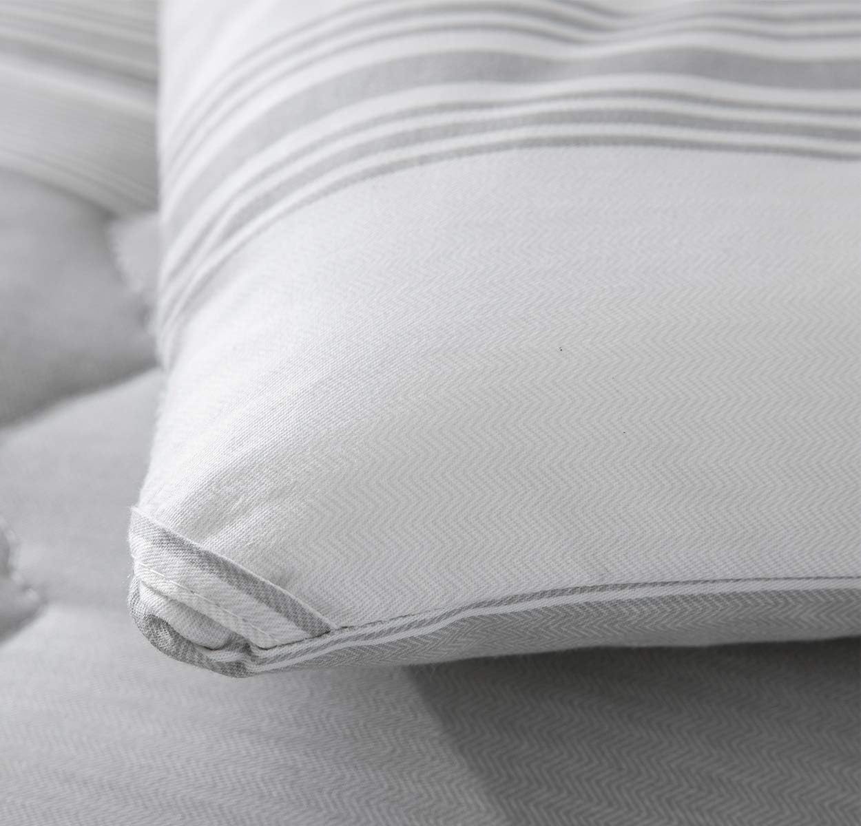 SLEEPBELLA Comforter Queen Size, 600 Thread Count Cotton Light Gray & White Stripes Reversible Pattern Grey Comforter Sets,Down Alternative Bedding Set 3Pcs (Queen, Grey Stripes)