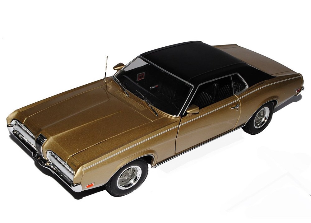 Ford Mercury Cougar XR7 Gold 1970 Coupe 1/18 Welly Model Car