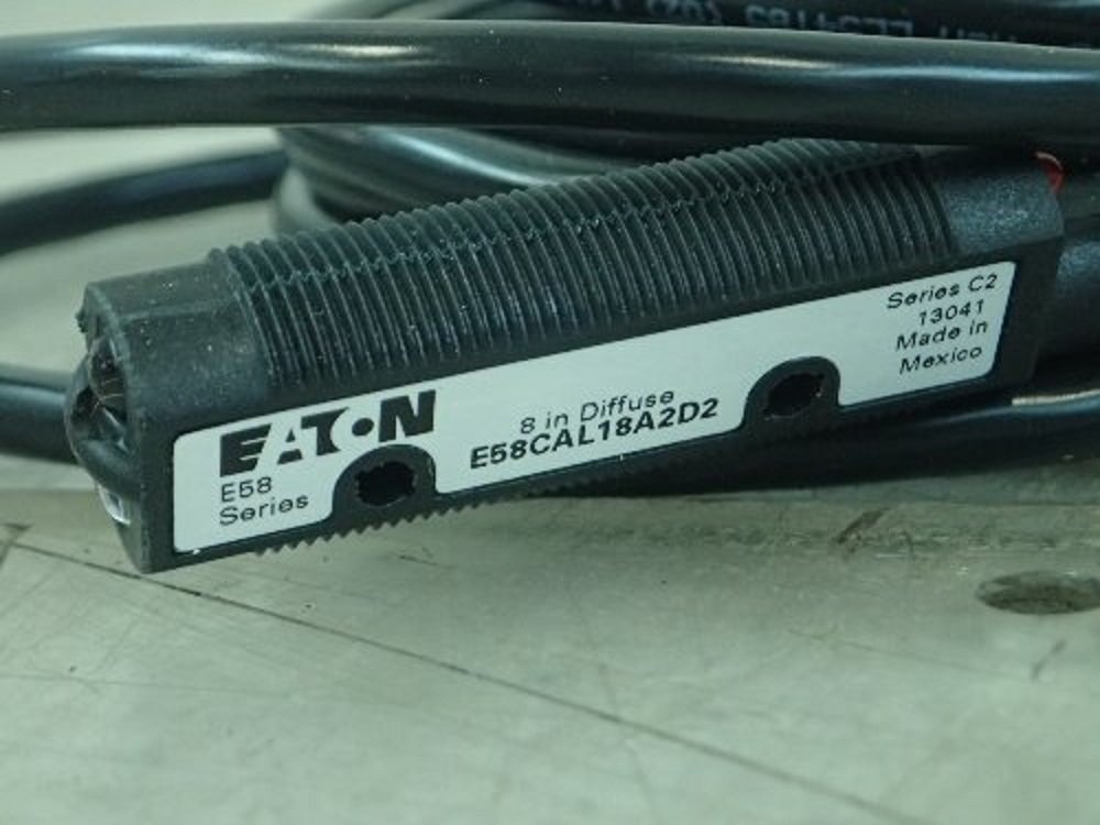 EATON E58CAL18A2D2 PHOTOELECTRIC SENSOR (NEW IN BOX)