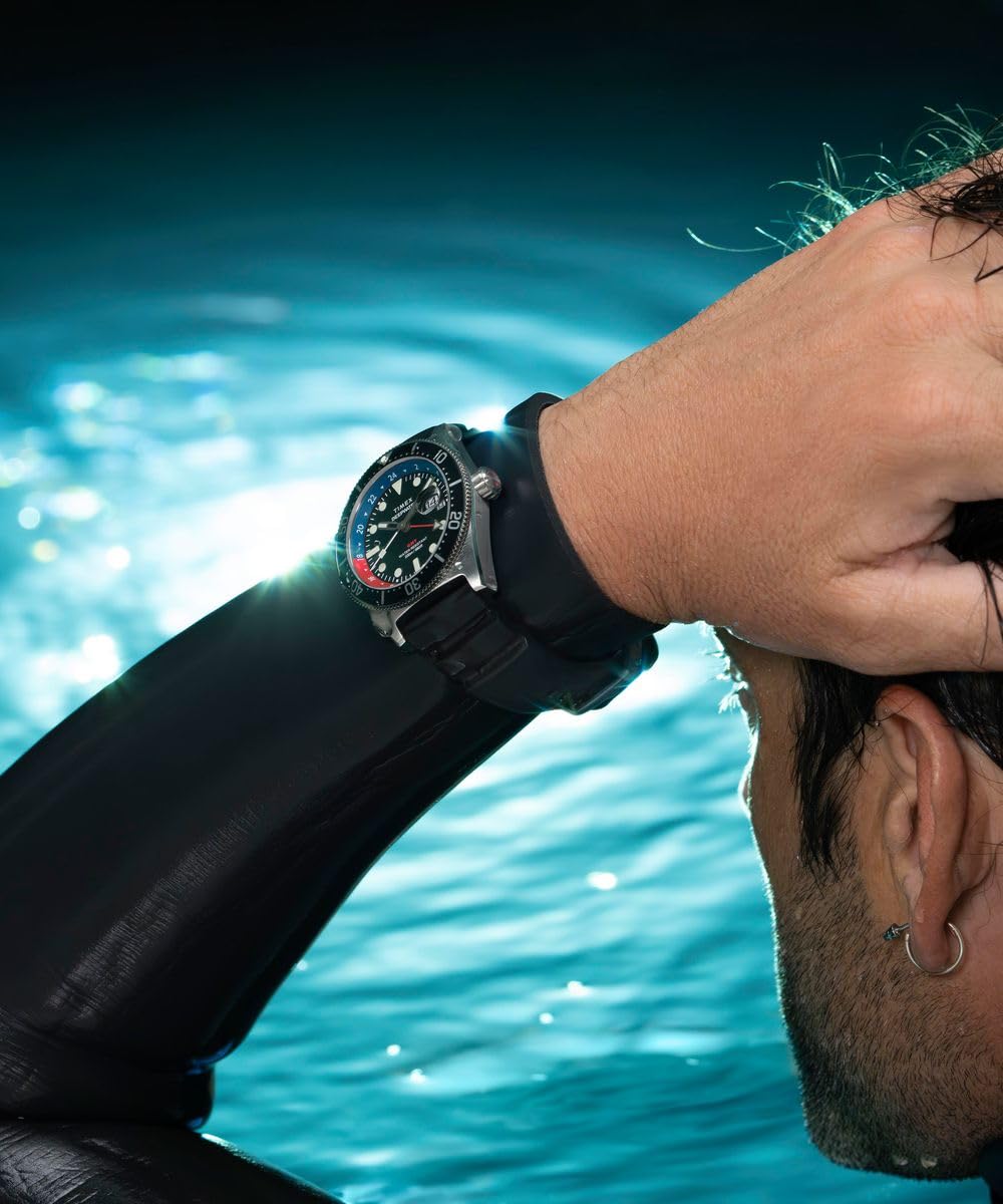 Timex Men's Analogue Quartz Watch with a Rubber Strap Deep Water Reef