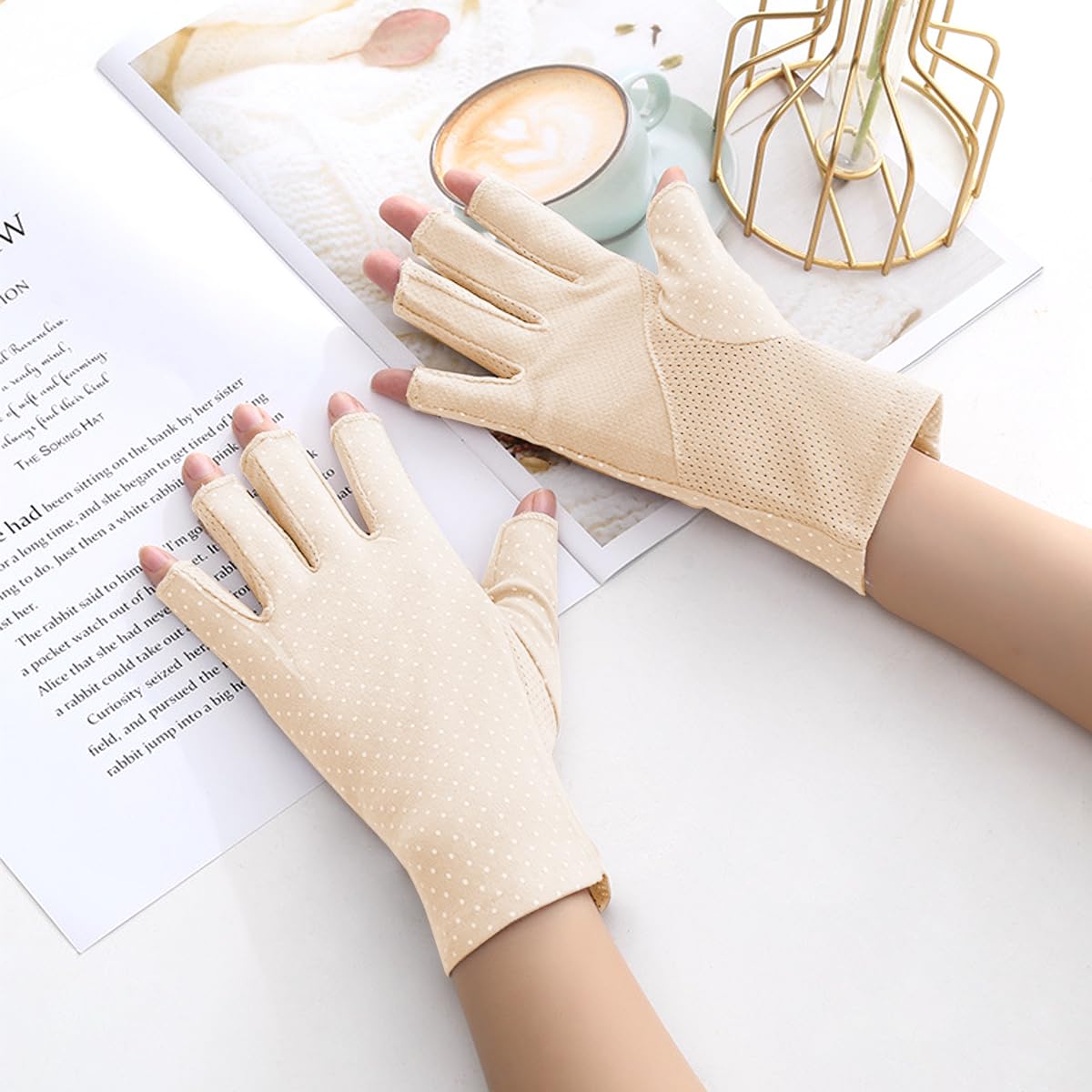 SANNIDHI® Fingerless Sun Gloves Half-finger Driving Gloves Summer Riding Gloves for Women Cooling Sun Gloves Breathable Quick Dry Anti-slip Summer Gloves for Driving, Outdoor Use, Riding 3