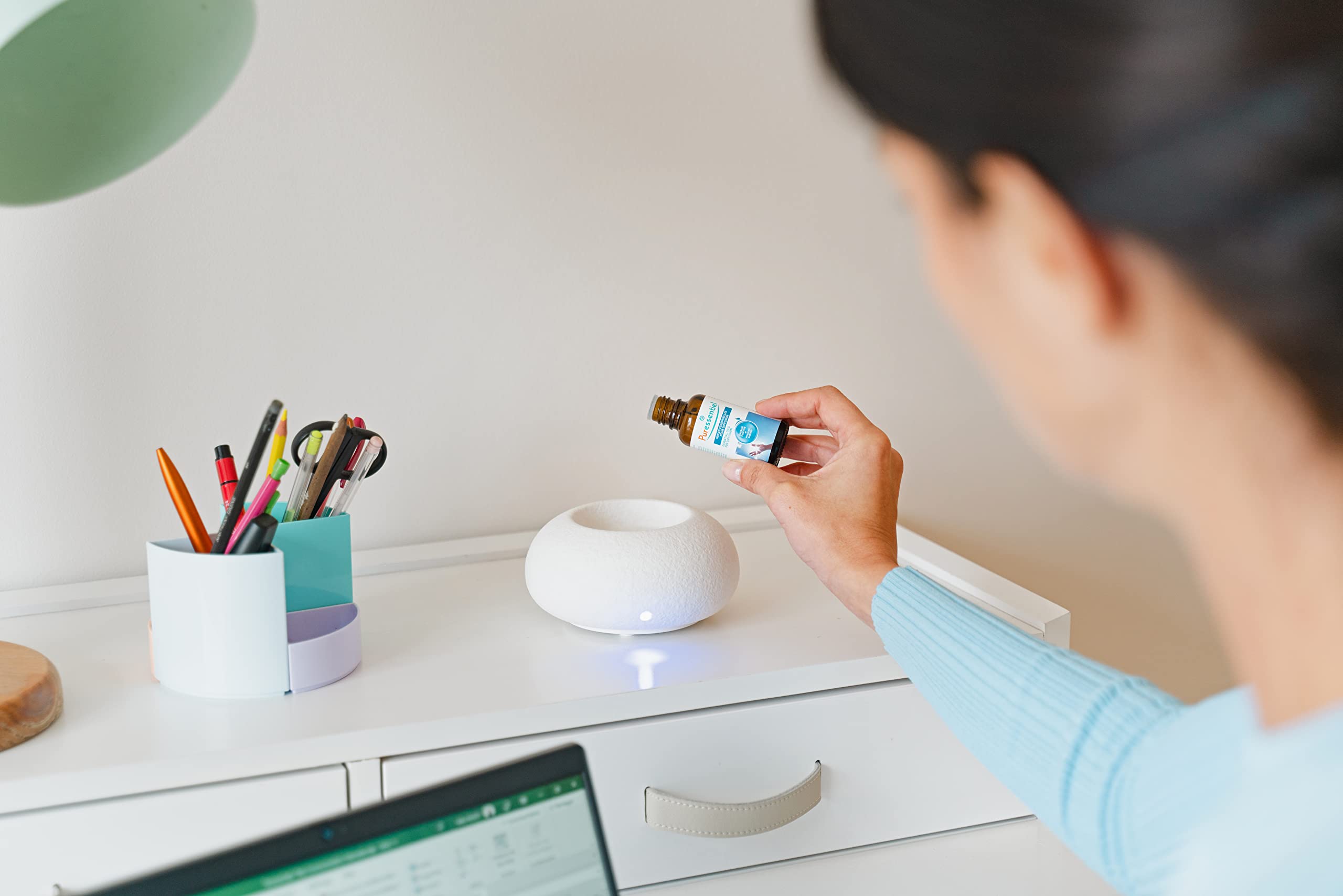 Puressentiel - Nuovo Diffusore di oli essenziali Calvi a calore dolce - Regolazione termica - Diffusore in ceramica - Luce d'atmosfera - Silenzioso - Spegnimento automatico