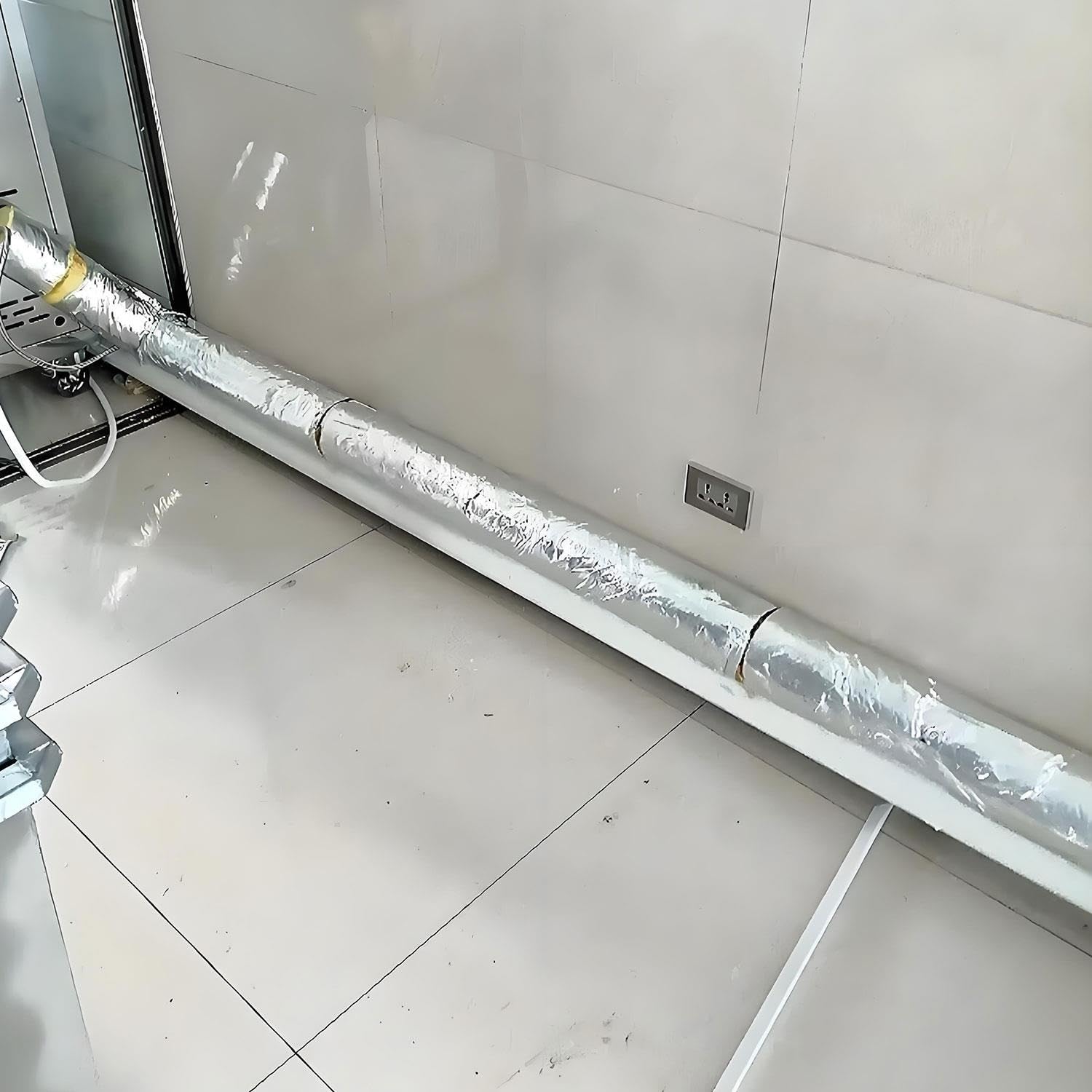 Aislamiento de Tubo de Calefacción 1M con Lámina de Aluminio Autoadhesiva