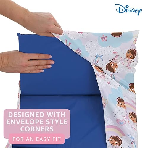 Miniatura 6 de Disney Doc McStuffins Cuddle Team - Sábana para siesta preescolar color morado, rosa y aguamarina arcoíris y nubes