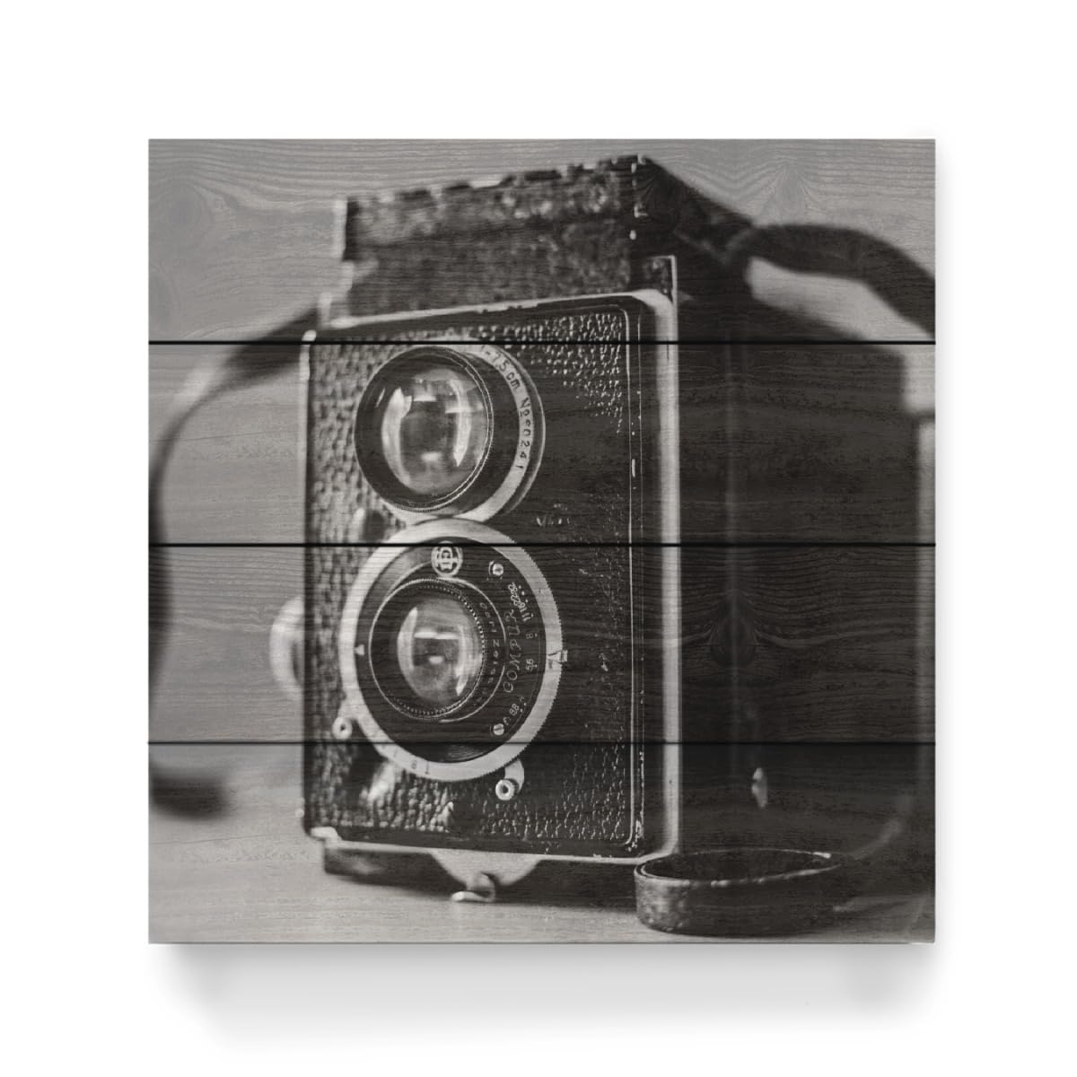 artboxONE Holzbild 40x40 cm Film Analoge Kamera in Schwarzweiß von Künstler Piero Nigro