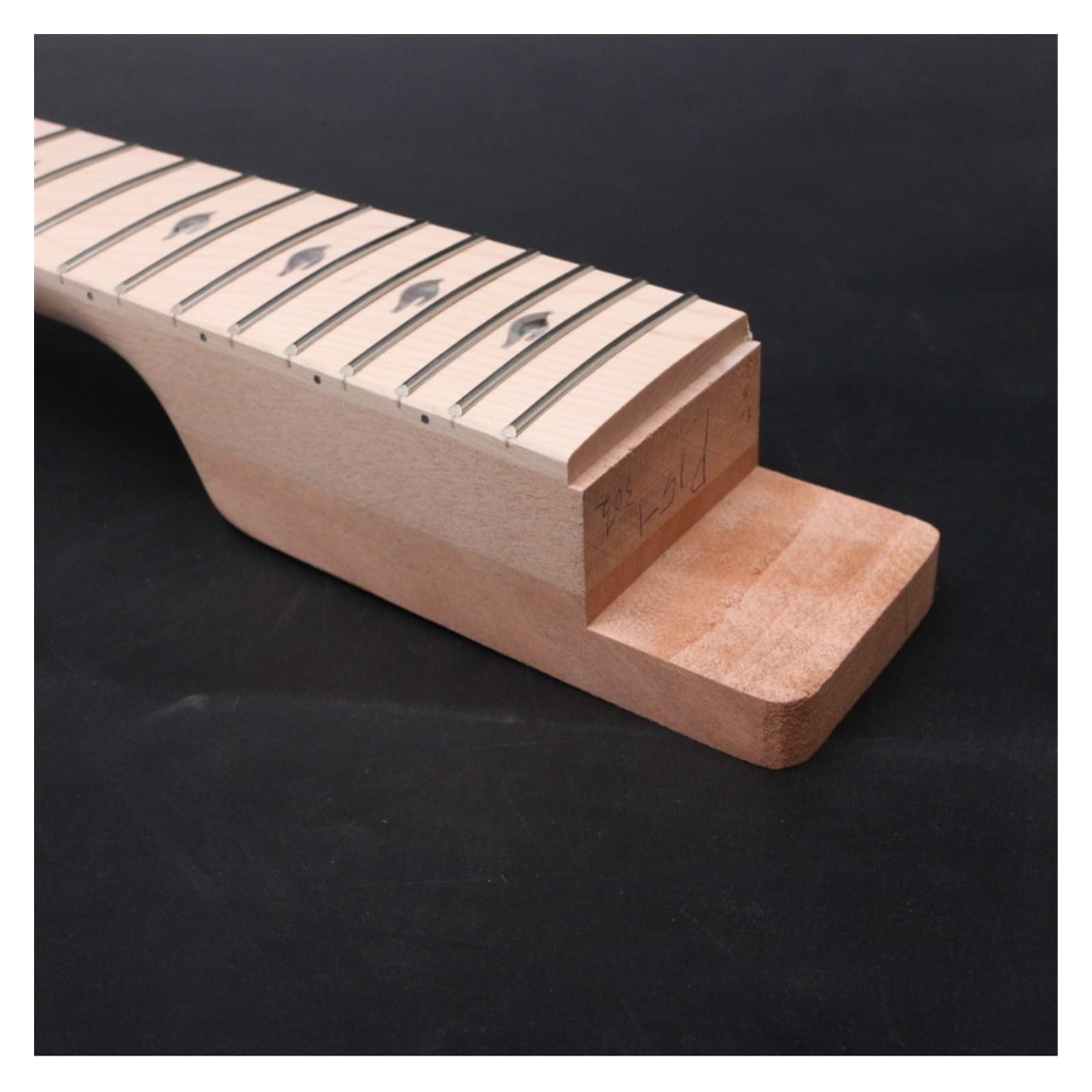 ホワイト エレキギター 22フレット ホワイト エレキギター 22フレット エレキギター 22フレット」の