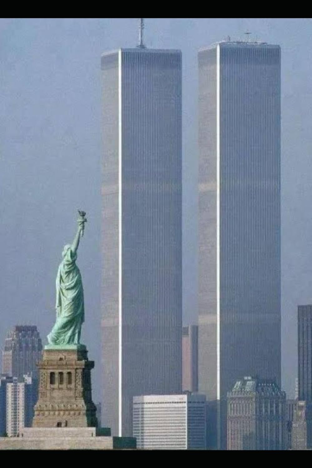 The Twin Towers: The Day the Sky Changed