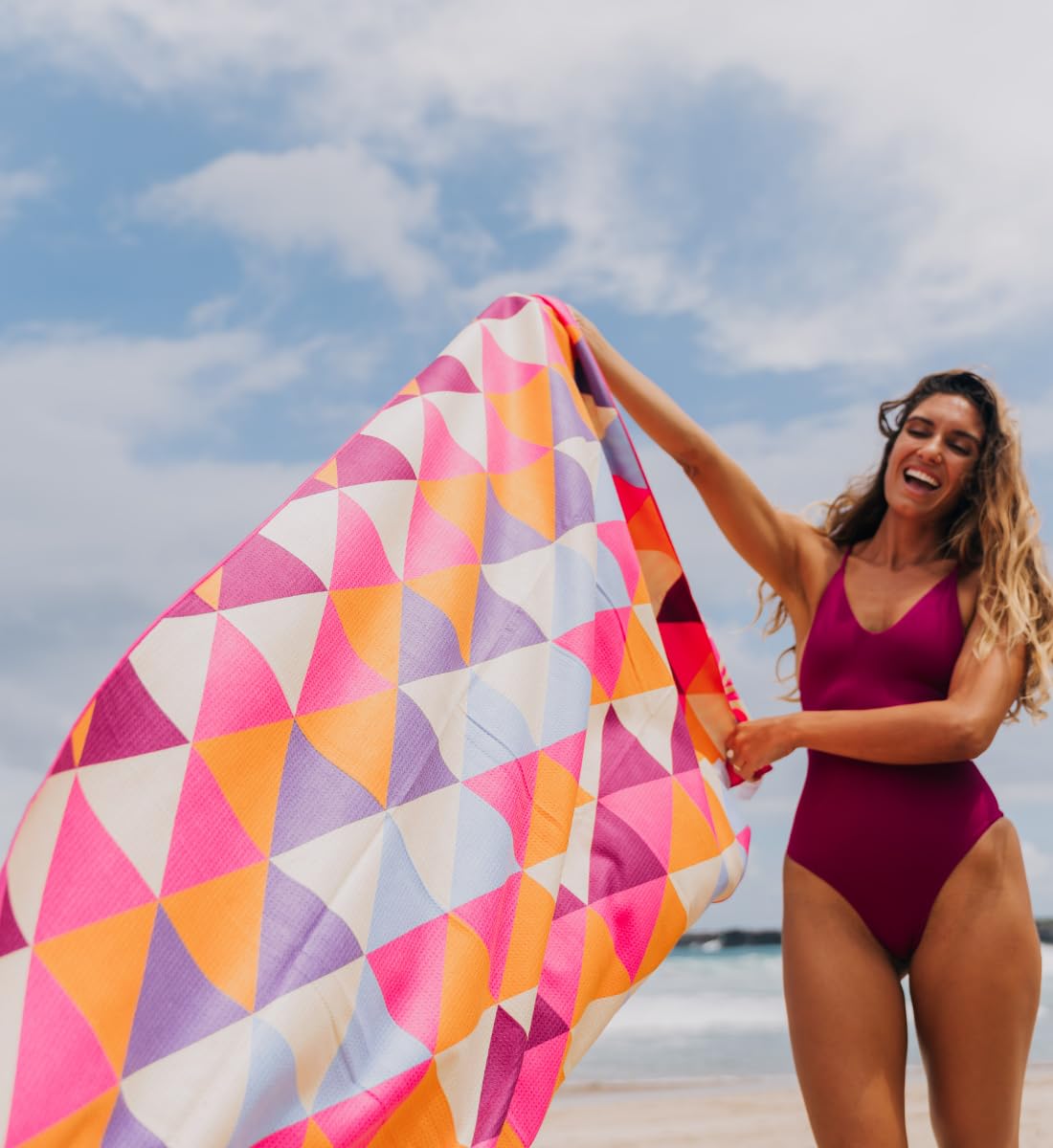 Asciugamano da viaggio ad asciugatura rapida e compatto, 200 x 90 cm, in microfibra con sacchetto, telo da spiaggia senza sabbia in plastica riciclata, Marrakech