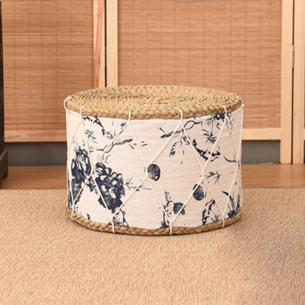 Petit banc futon en paille contre le manque d'assises basses