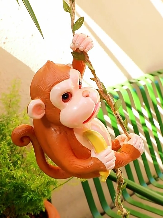 Amazon.co.jp: 猿の置物 かわいい バナナを摘むモンキー 園芸装飾 店舗