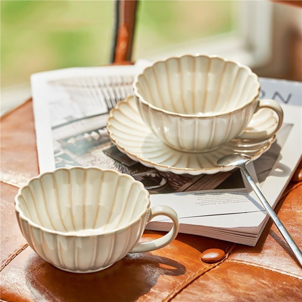 Ceramiczny kubek do herbaty ze spodkami i łyżką, 2 zestawy filiżanek do kawy 8,8 uncji, kubki na mleko do zaopatrzenia na stół urodzinowy ślub