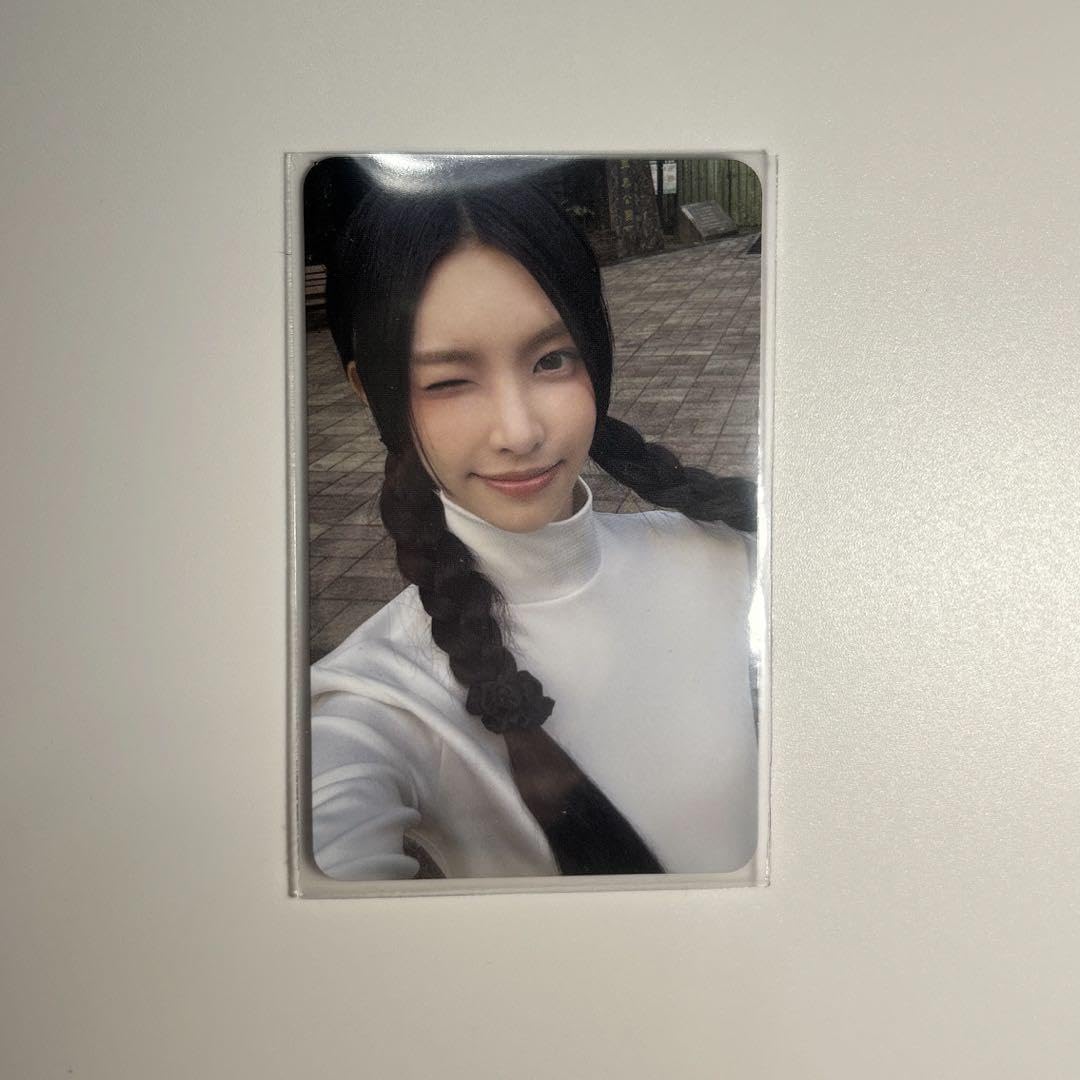 Amazon.co.jp: ILLIT ユナ トレカ 4枚 : おもちゃ