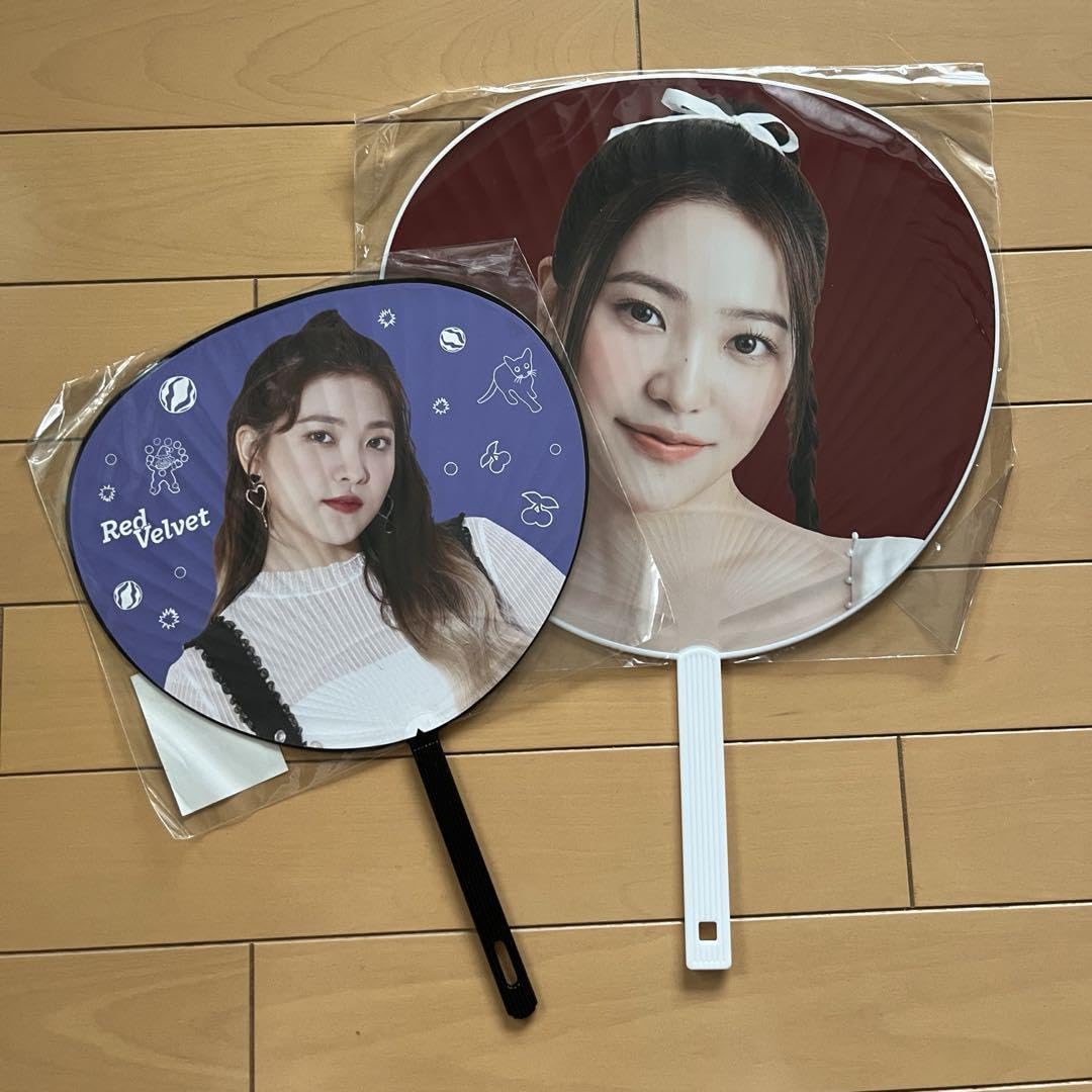 Amazon.co.jp: Red Velvet yeri イェリ うちわ 2枚 レドベル : おもちゃ