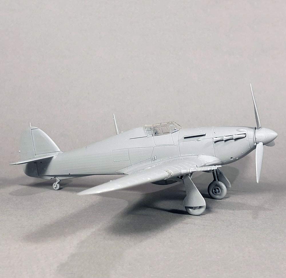 CMO Modellino di Aereo Livery Model Kits, RAF Hurricane MKII C Trop Fighter Plastica Modello in Scala 1:72, Giocattoli e Regali per Adulti, 5.4 X 6.7 Pollici