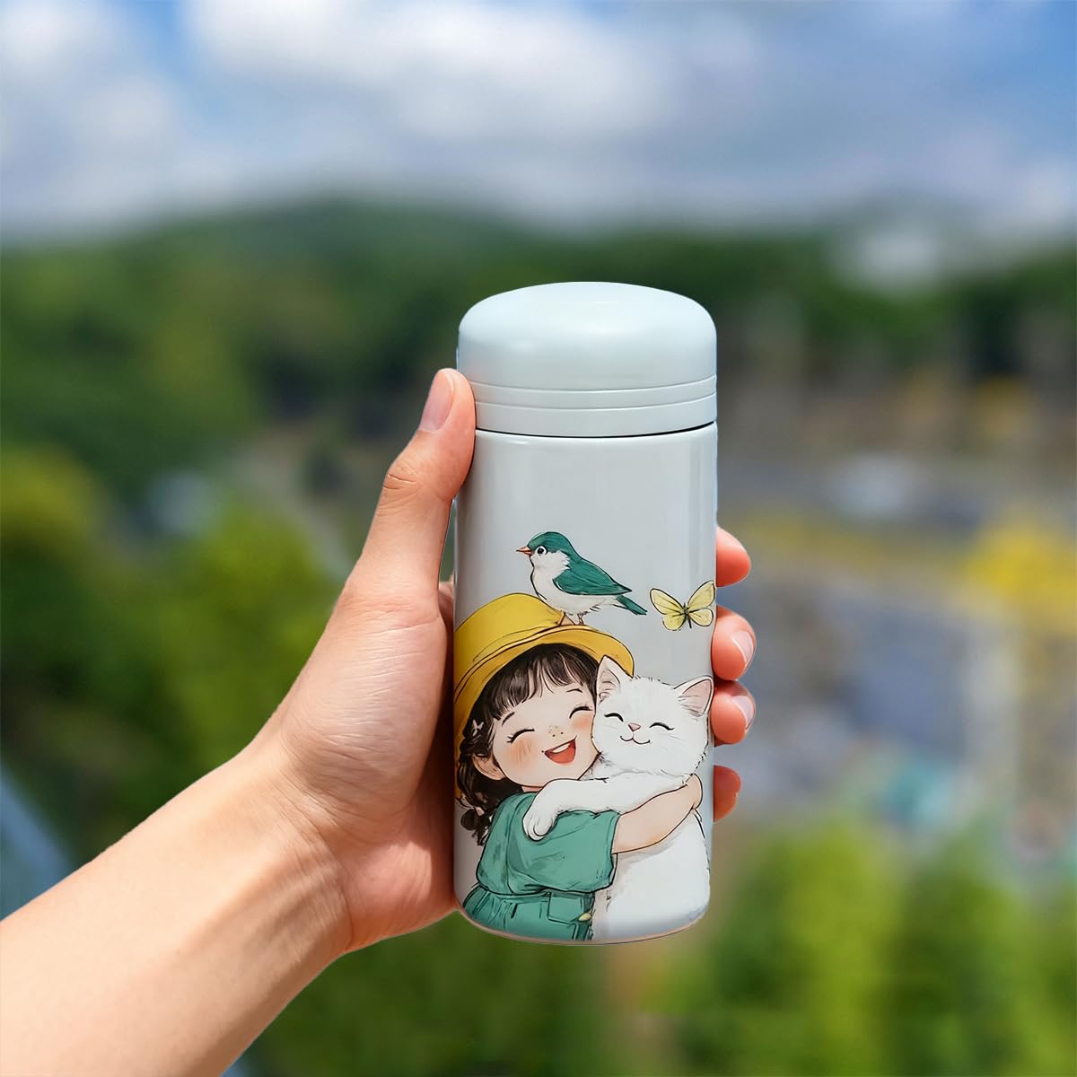 8-ounce insulated travel mug mini stainless steel Insulated bottle suitable for hot and cold beverages leak-proof compact design