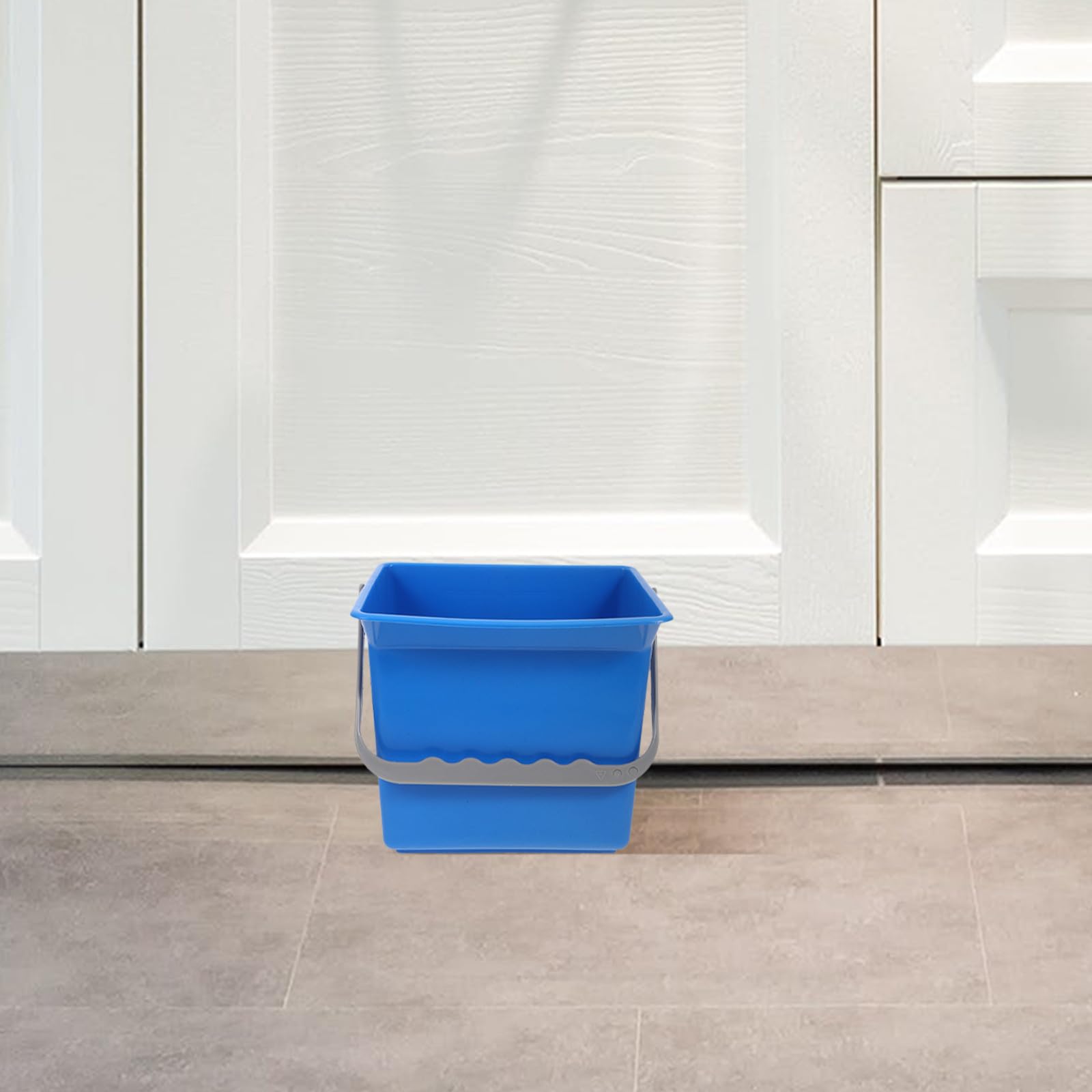 Veemoon Secchio per Pulizie in Plastica Blu da 2 l con Scala Graduata e Design Capiente, per Auto e Suv, Contenitore per Rifiuti e Strumenti di Pulizia