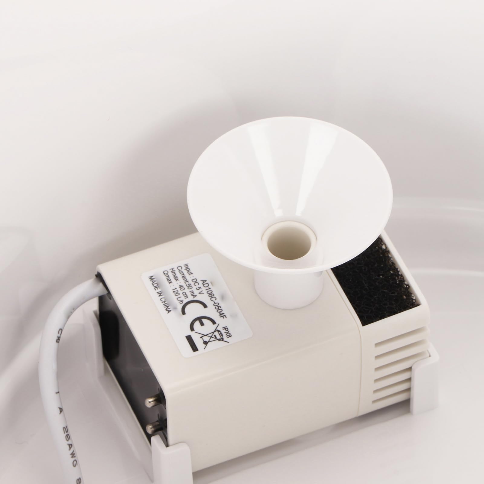 Annadue Fuente de Agua para Gatos para Beber, Fuente para Gatos WiFi de 2 L, Dispensador de Agua Ultra Silencioso para Mascotas, Control de Aplicación, Triple Filtración, Higiénic (Enchufe de la UE)