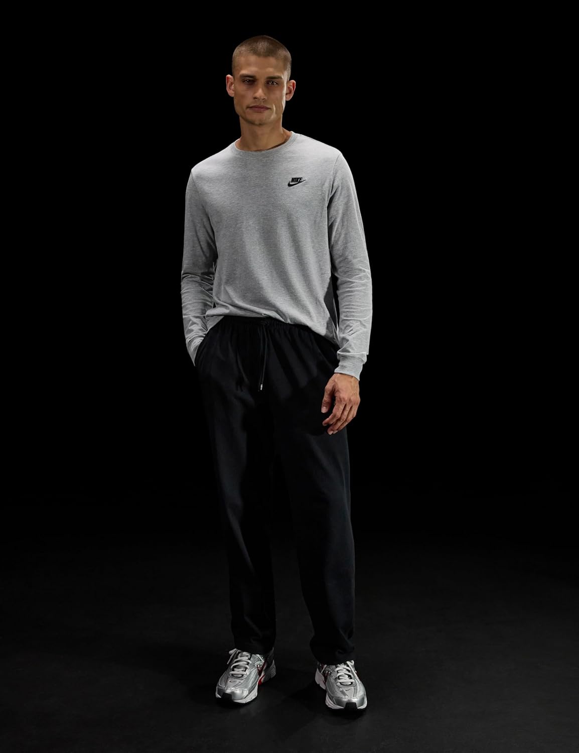 Nike Men's Sportswear Club Long-Sleeve T-Shirt - Image 7