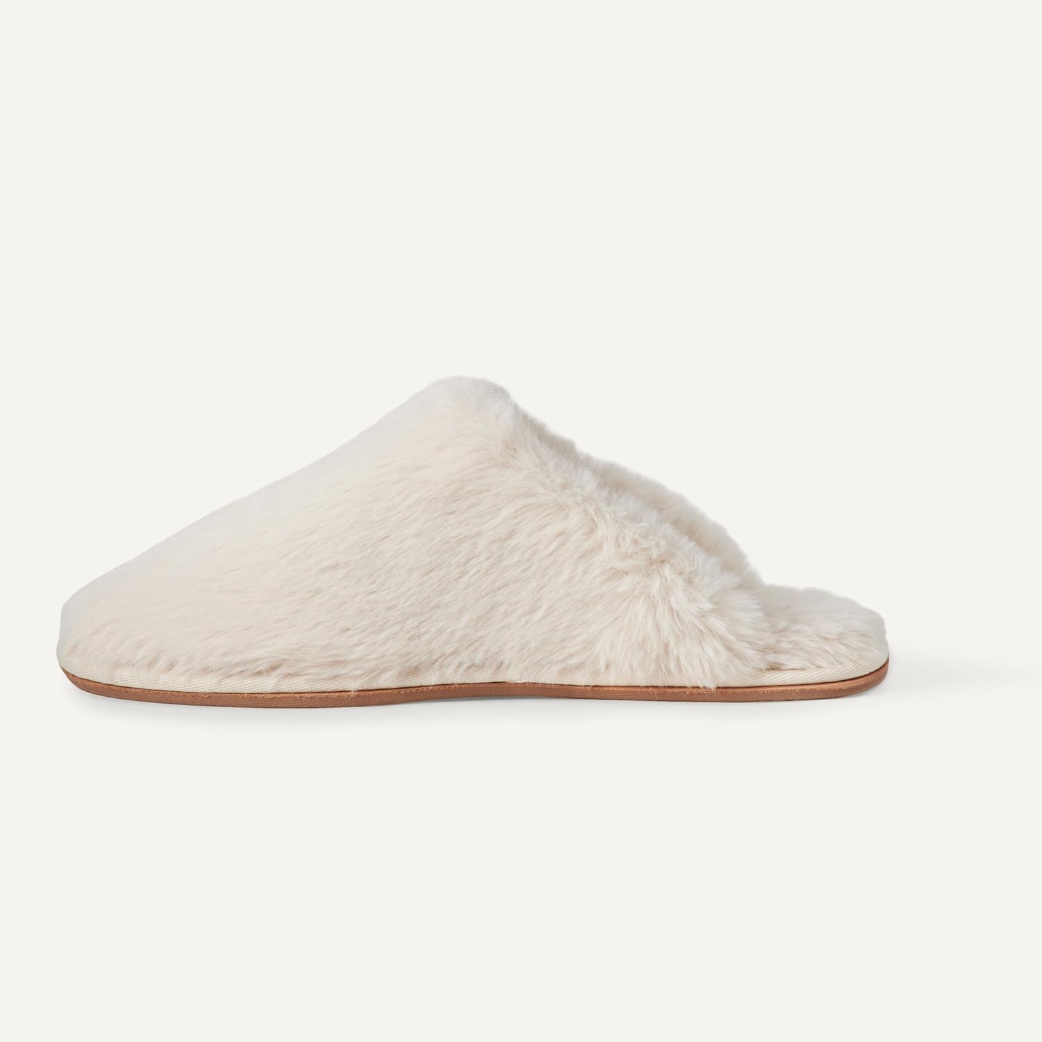 Amazon Essentials Women's Fuzzy Plush Slippers - Image 3