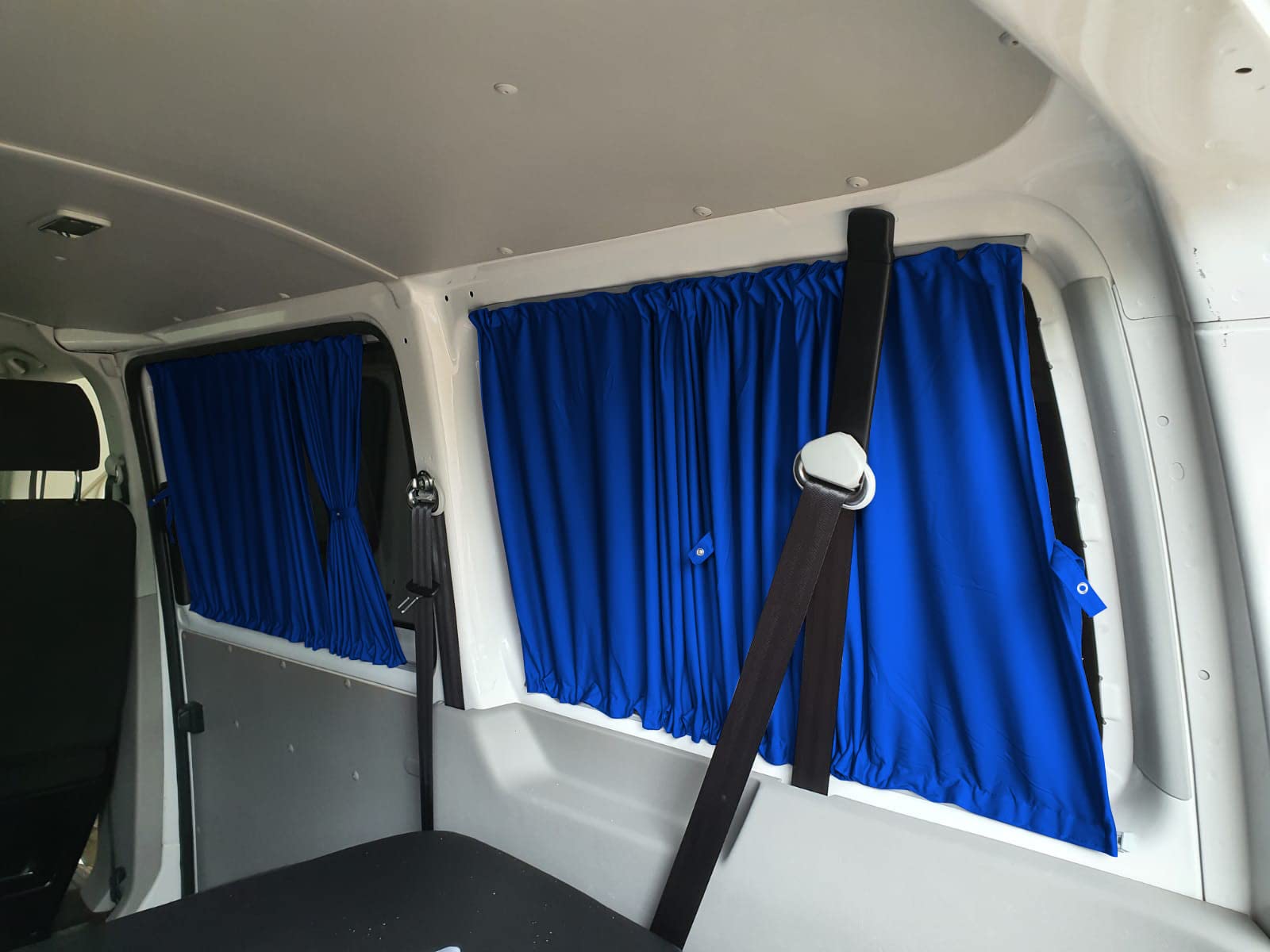 BREMER SITZBEZÜGE Tendine parasole compatibili con VW T5 T6 T6.1 Transporter Caravelle Corti con porte ad ala in blu, per campeggio, accessori per camper, set di tende