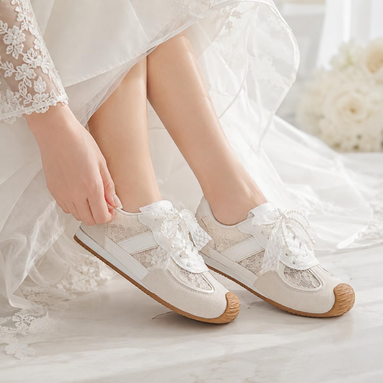 La Chapelle Women's Retro Lace Sneakers Wide Toe Casual Walking Shoes image 2