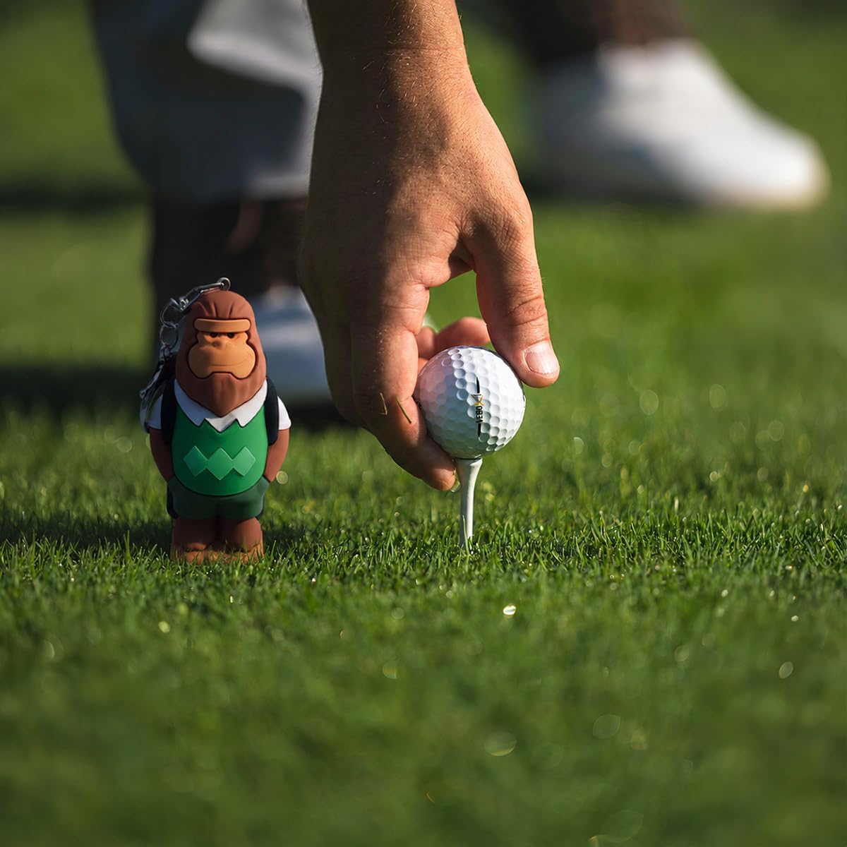 Golf Tee Holder Keychain with Funny Golfer Character, Includes 4 Tees & Clip, Golf Bag Accessory, Cute Golf Gift for Men Women, Dad, Grandpa & Golf Lovers - Gopher