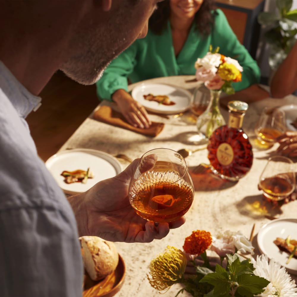 Rémy Martin XO 70cl - Cognac Fine Champagne. Note di Frutta Candita, Spezie e Cacao. 40% Vol.