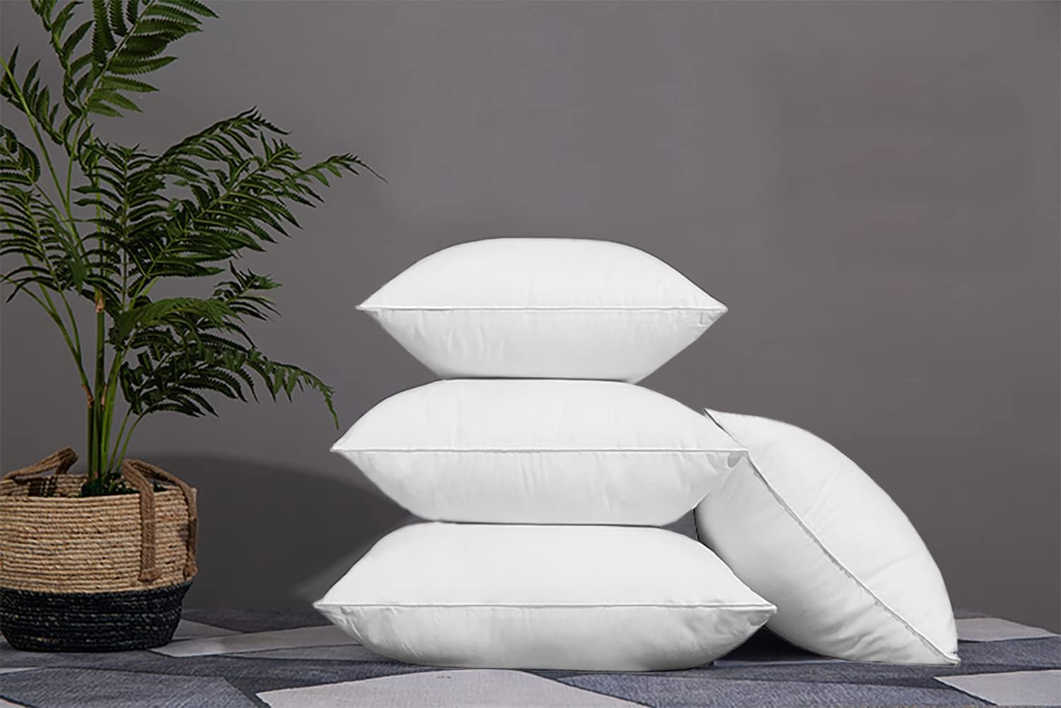 DEZENE Throw Pillow Inserts 20x20 Inch: Pack of 2 Upgraded Down Alternative Pillow Stuffer for Decorative Couch Sofa Cushion Pillows